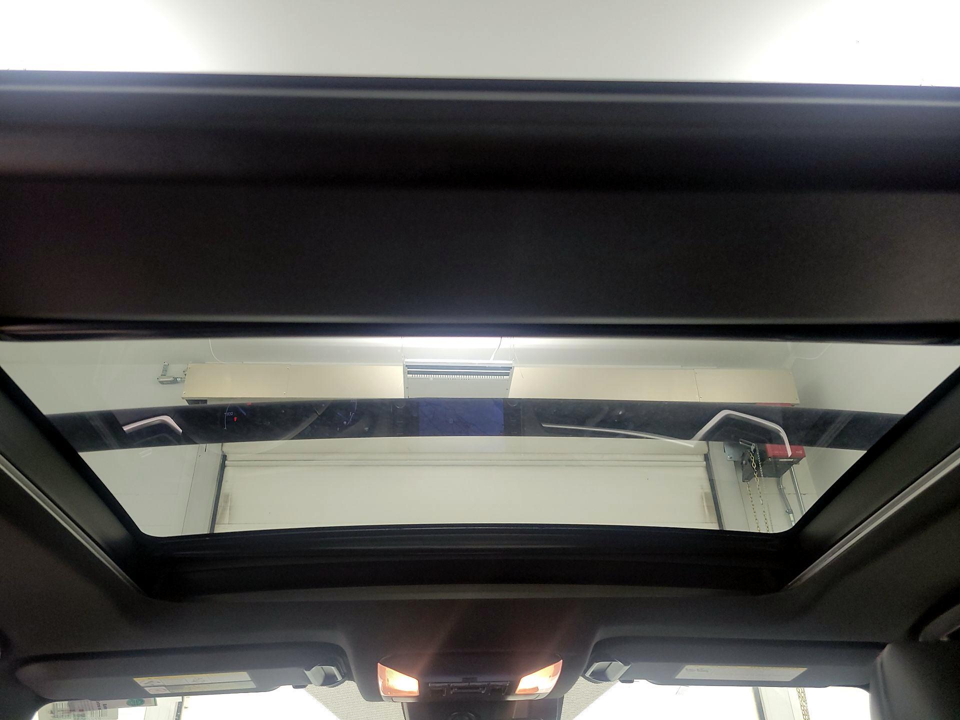 Thumbnail: 2021 Toyota RAV4 - 20