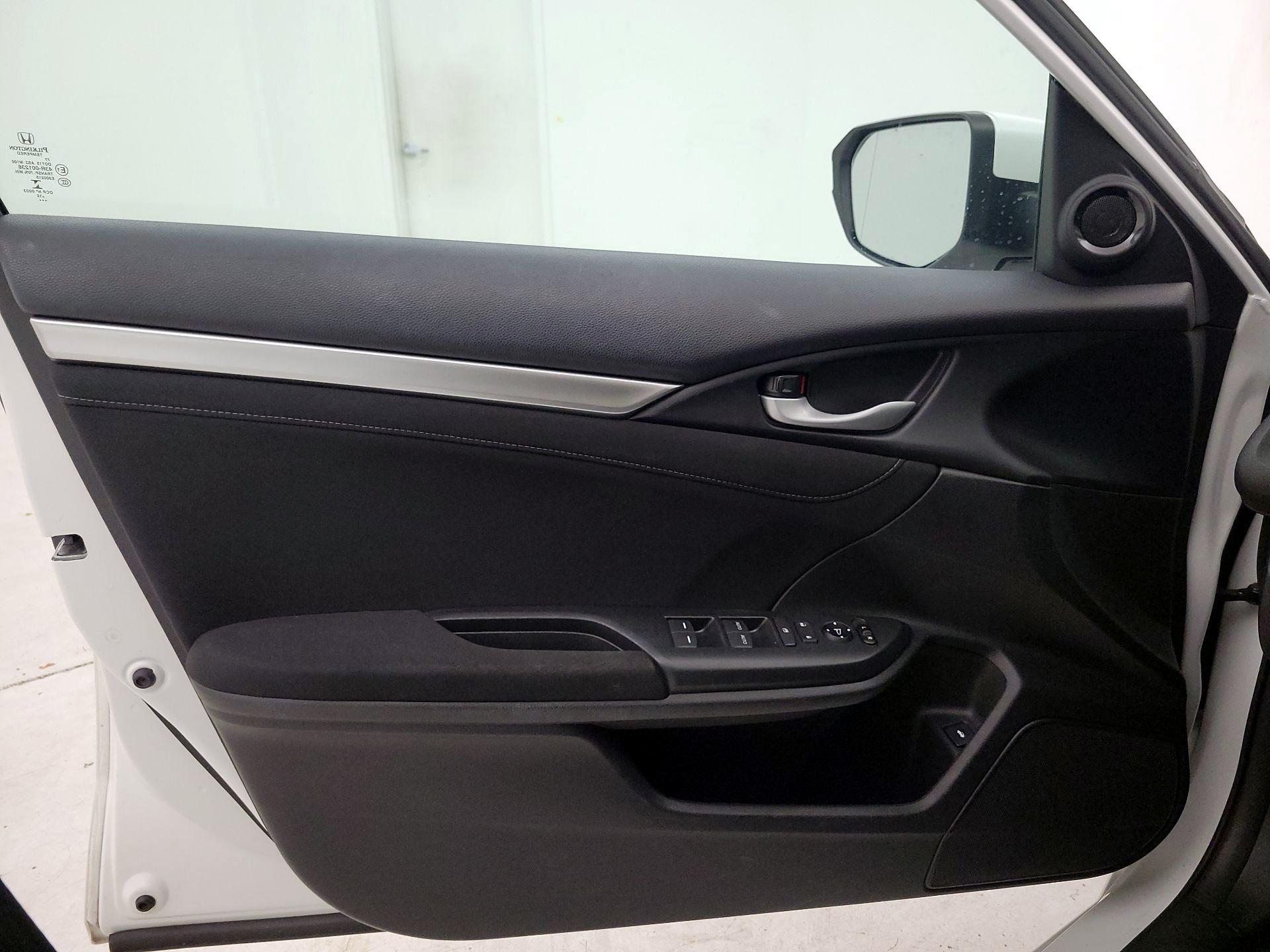 Thumbnail: 2016 Honda Civic - 12