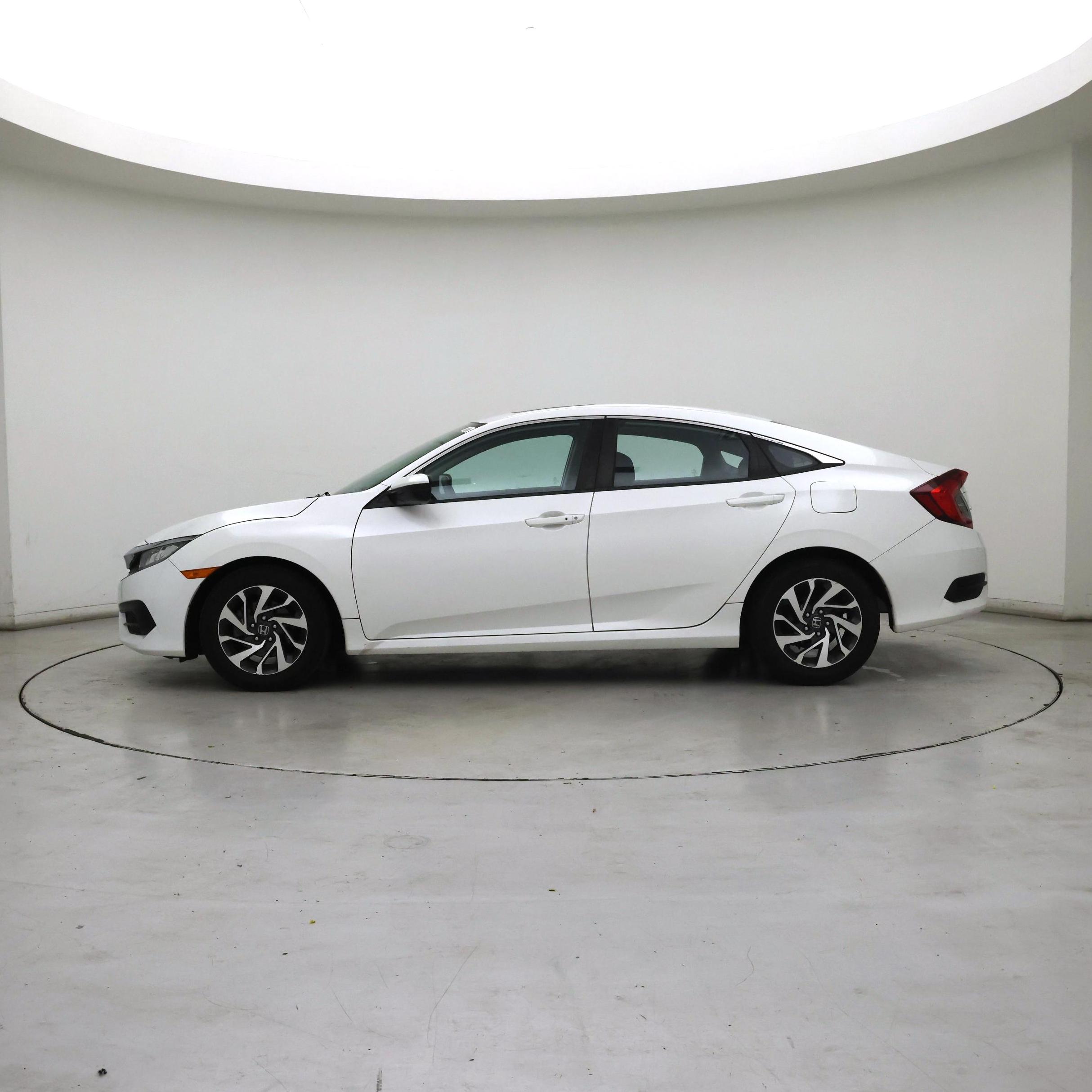 Thumbnail: 2016 Honda Civic - 3