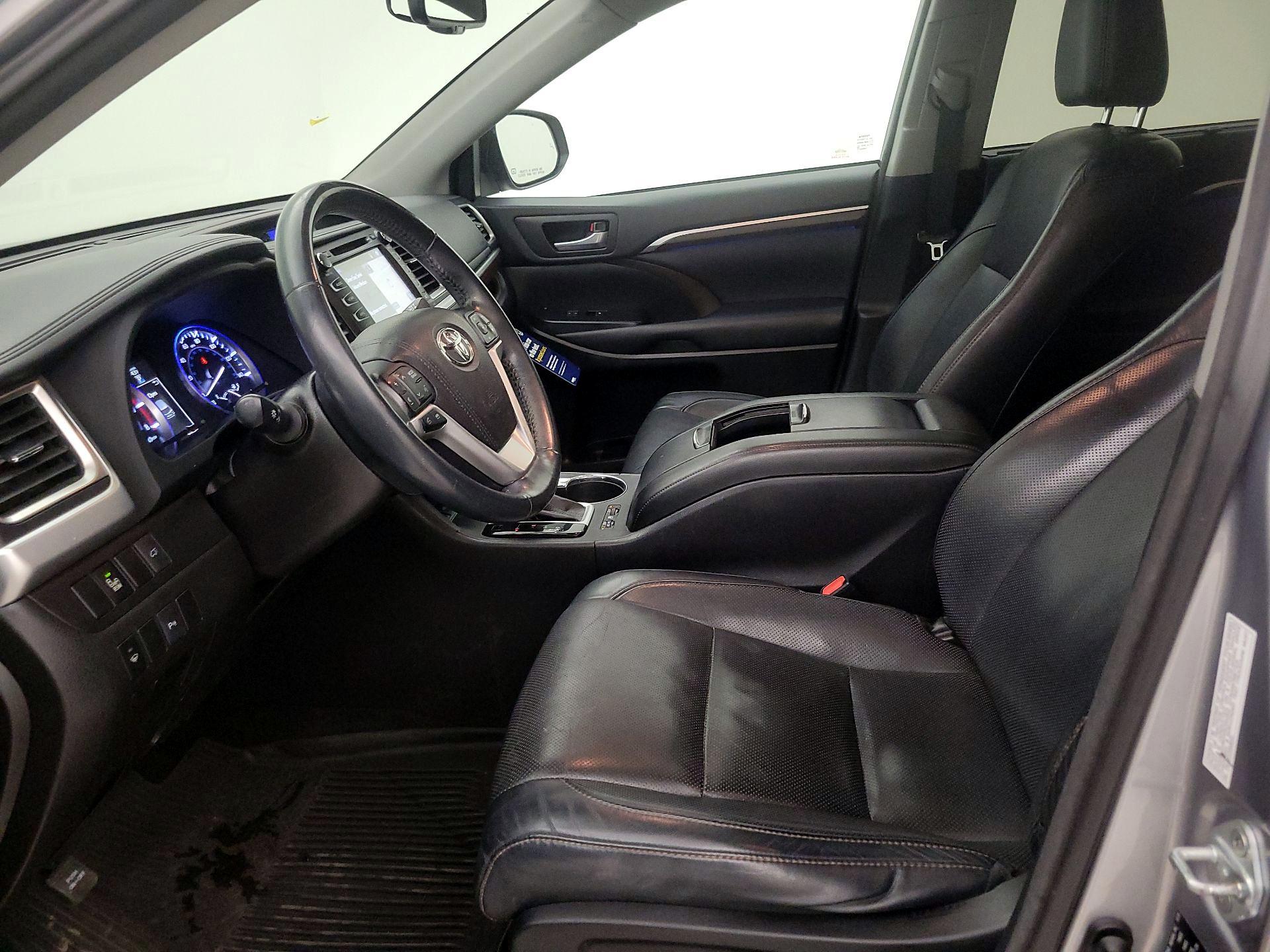 Thumbnail: 2016 Toyota Highlander - 11