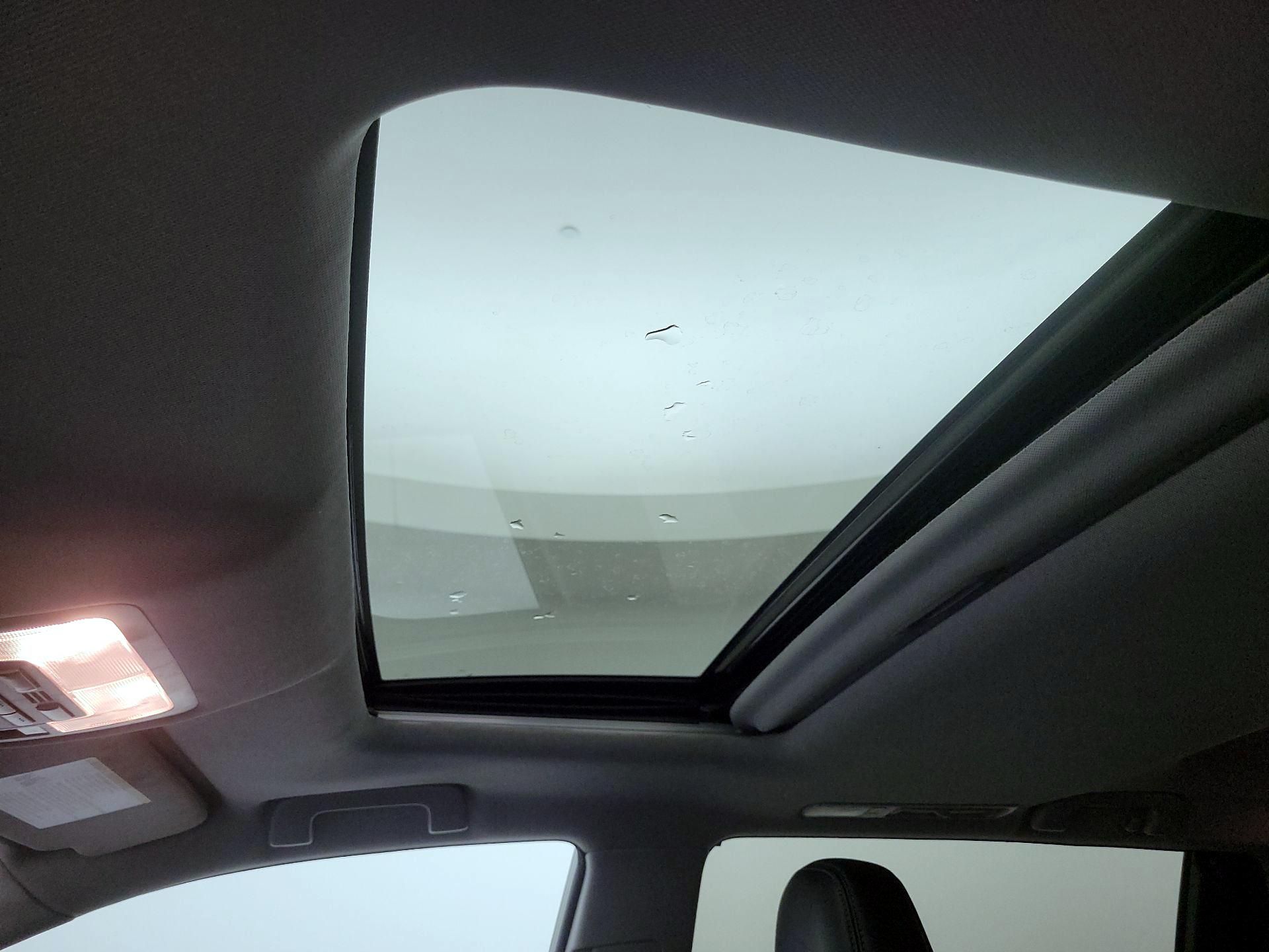 Thumbnail: 2016 Toyota Highlander - 20