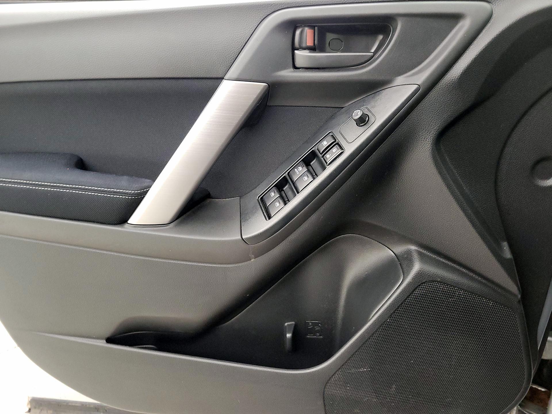 Thumbnail: 2015 Subaru Forester - 12