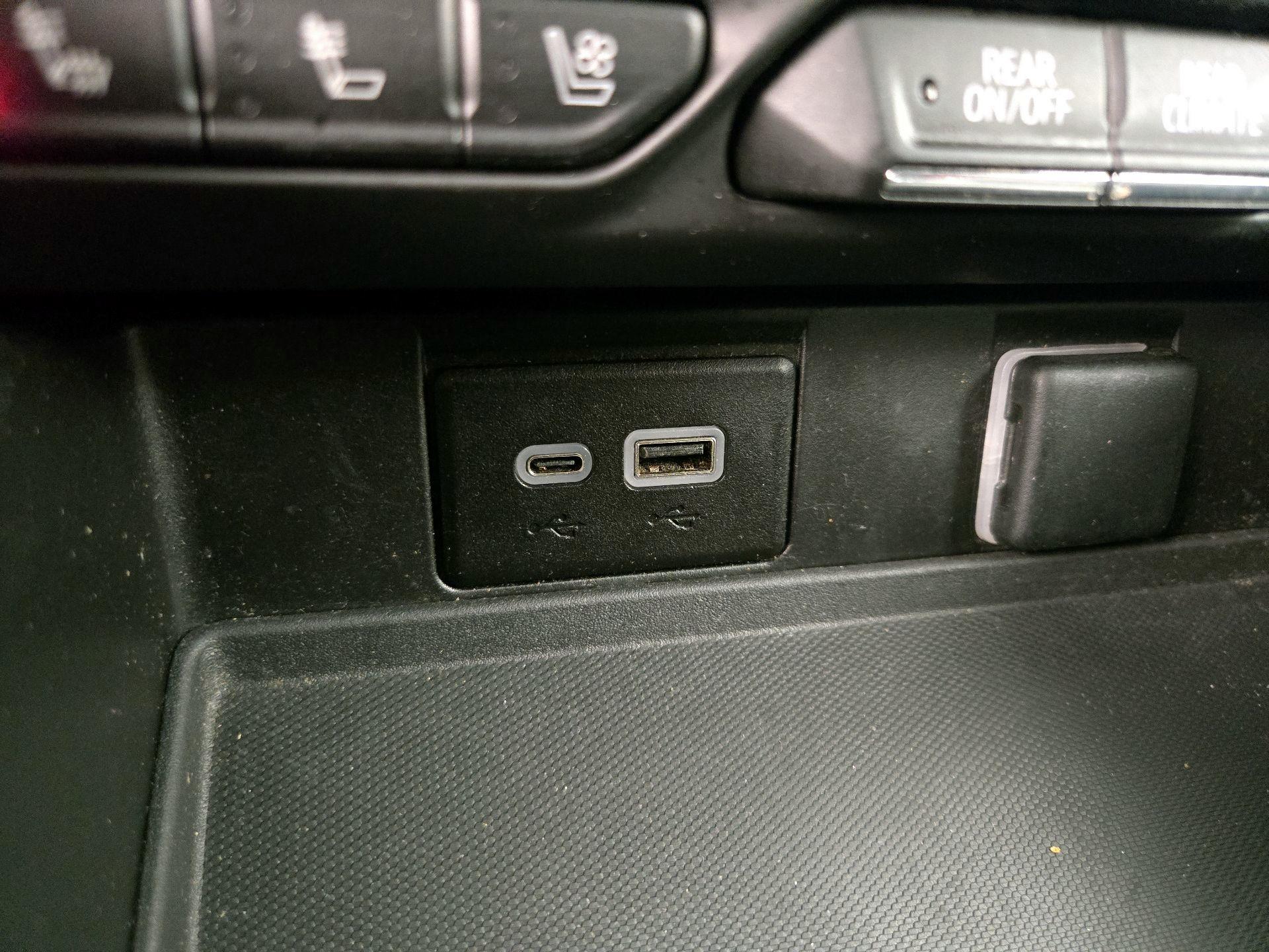 Thumbnail: 2023 Chevrolet Suburban - 18