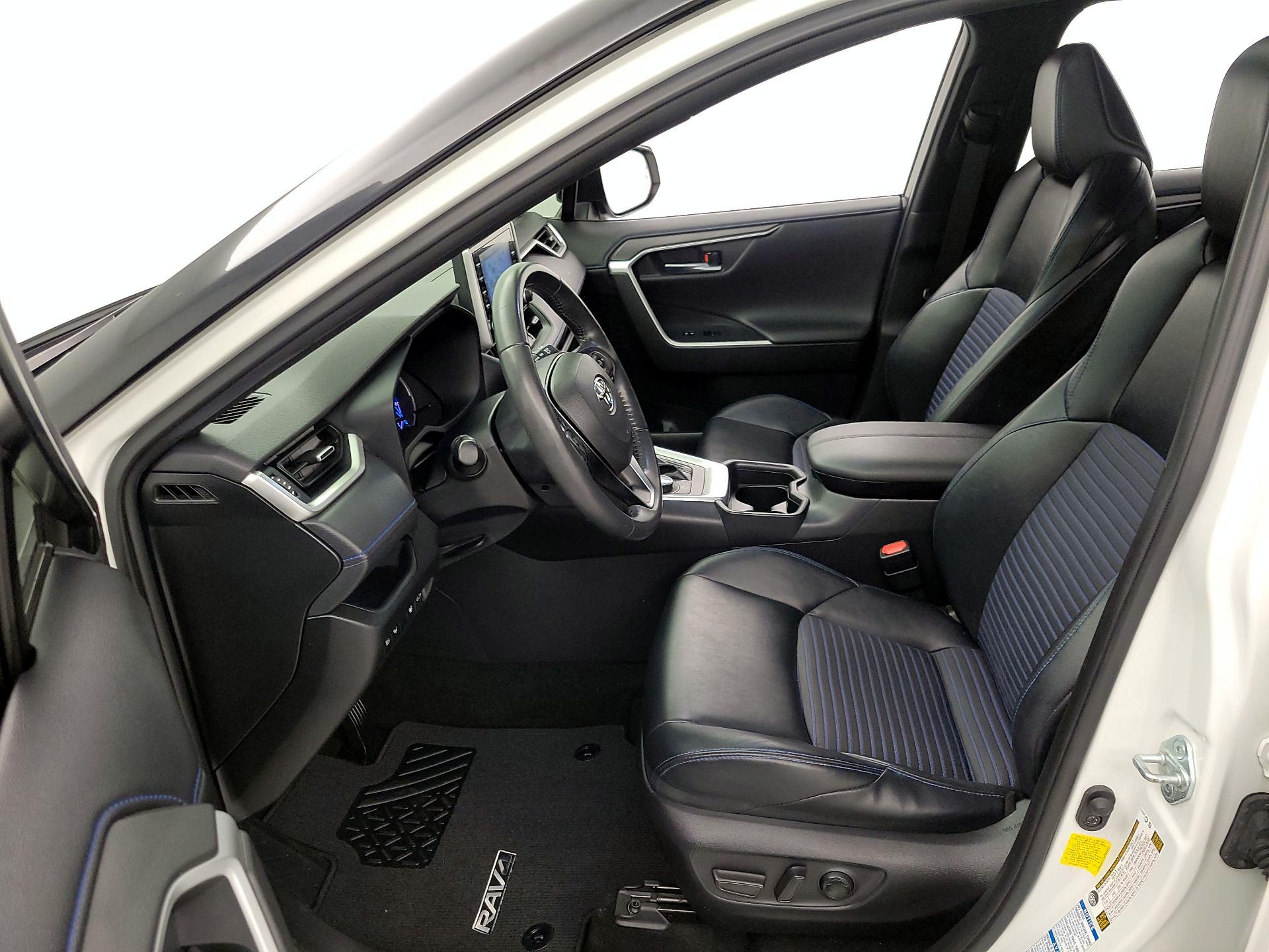 Thumbnail: 2020 Toyota RAV4 - 11