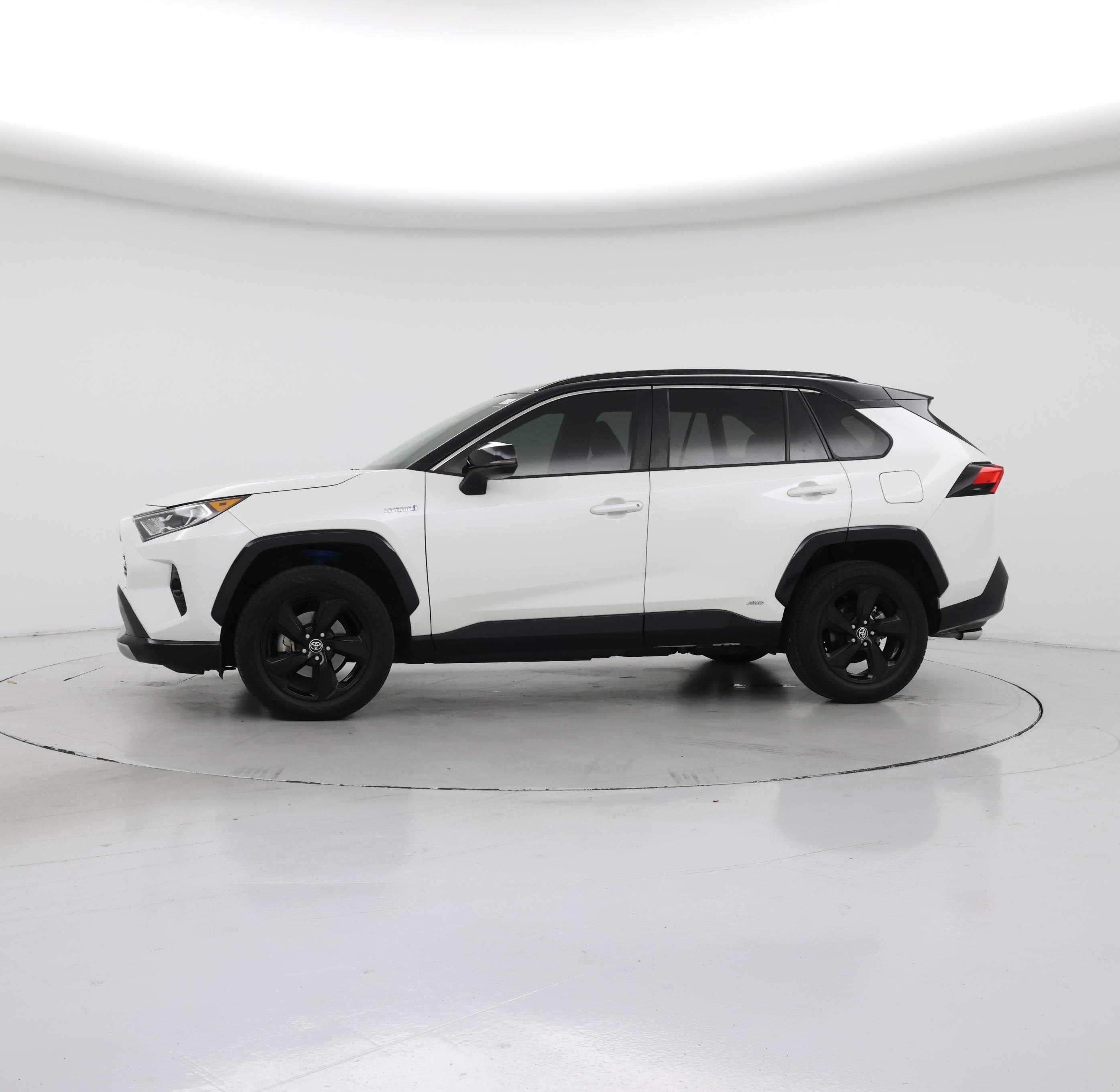 Thumbnail: 2020 Toyota RAV4 - 3
