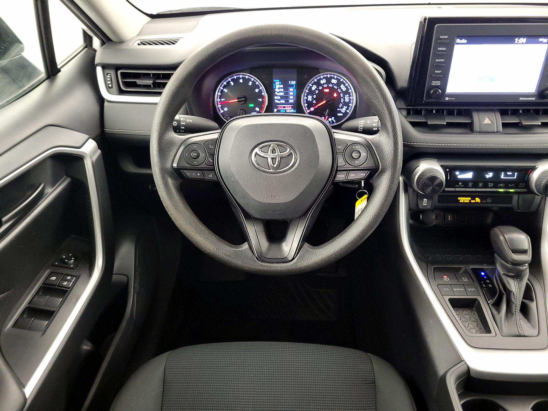 Thumbnail: 2021 Toyota RAV4 - 10