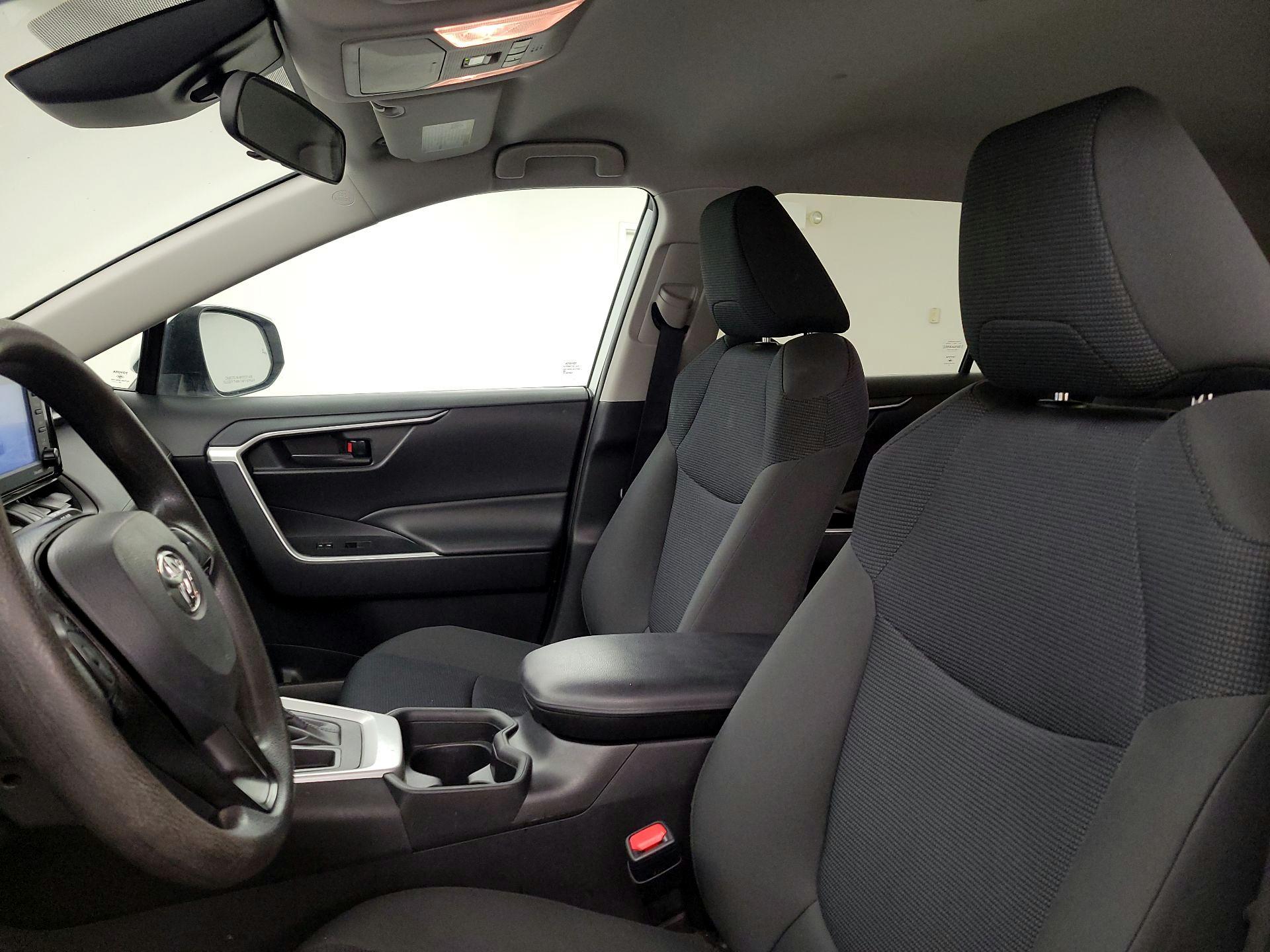 Thumbnail: 2021 Toyota RAV4 - 11