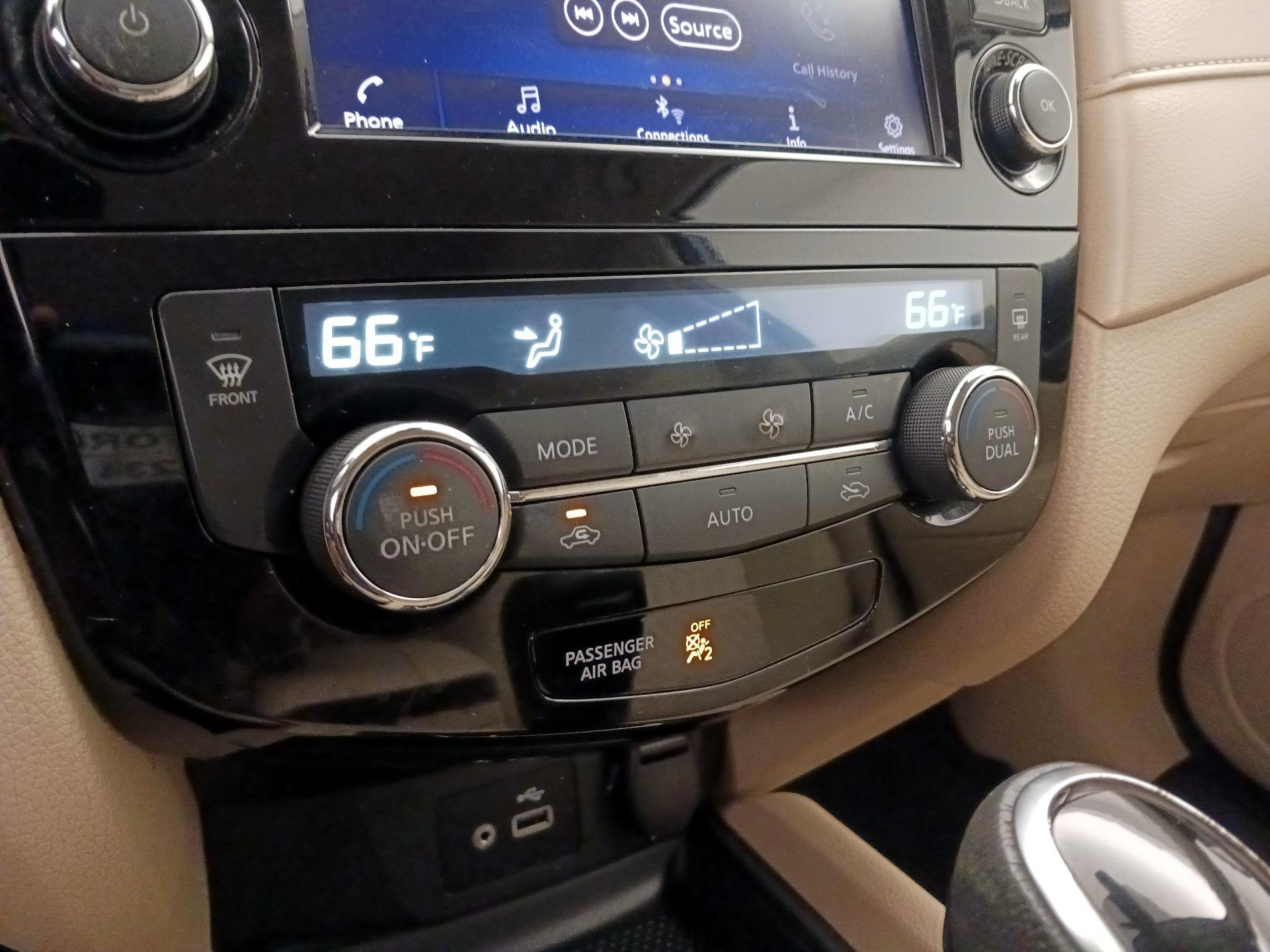 Thumbnail: 2020 Nissan Rogue - 16