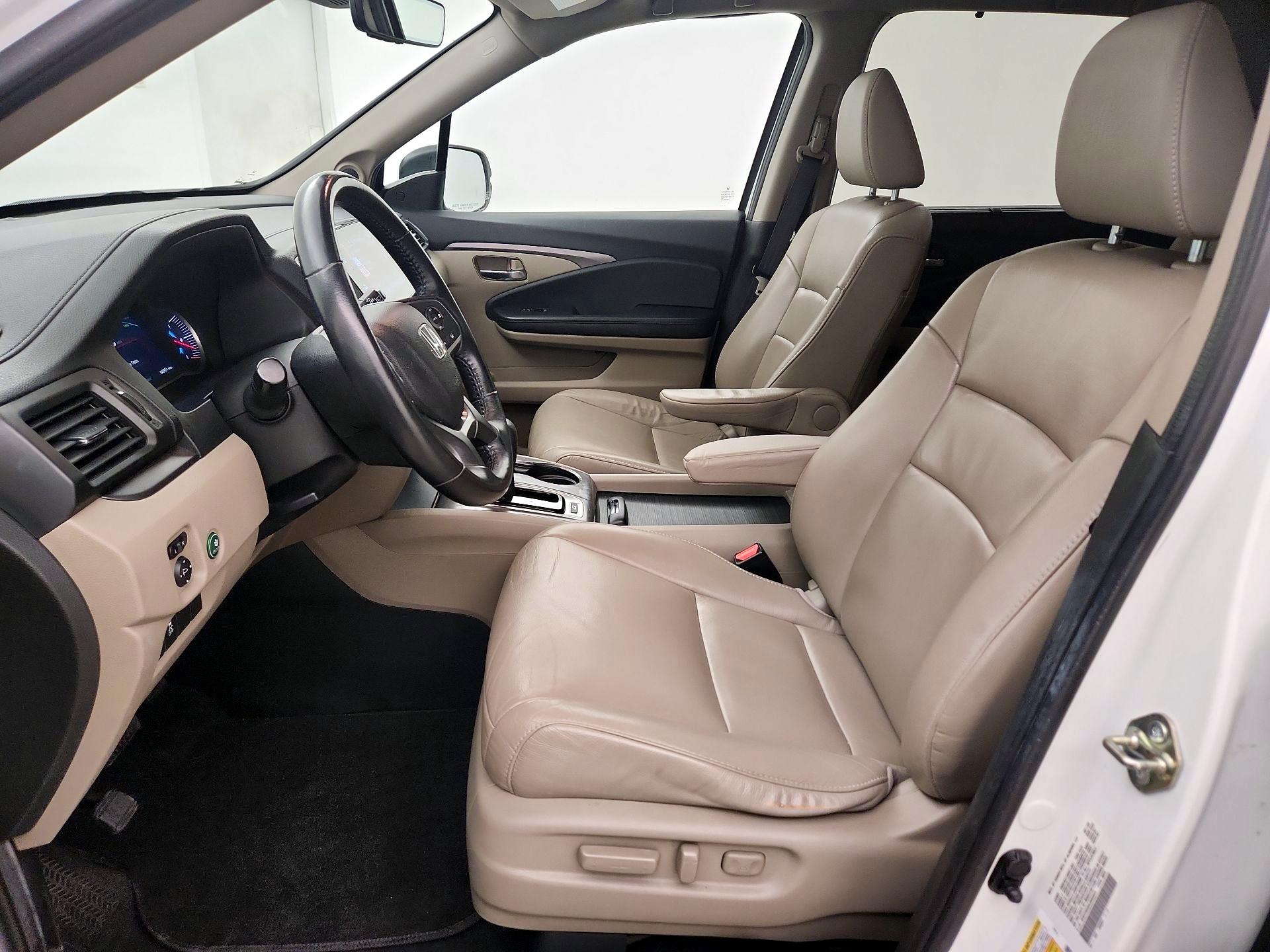 Thumbnail: 2020 Honda Pilot - 11