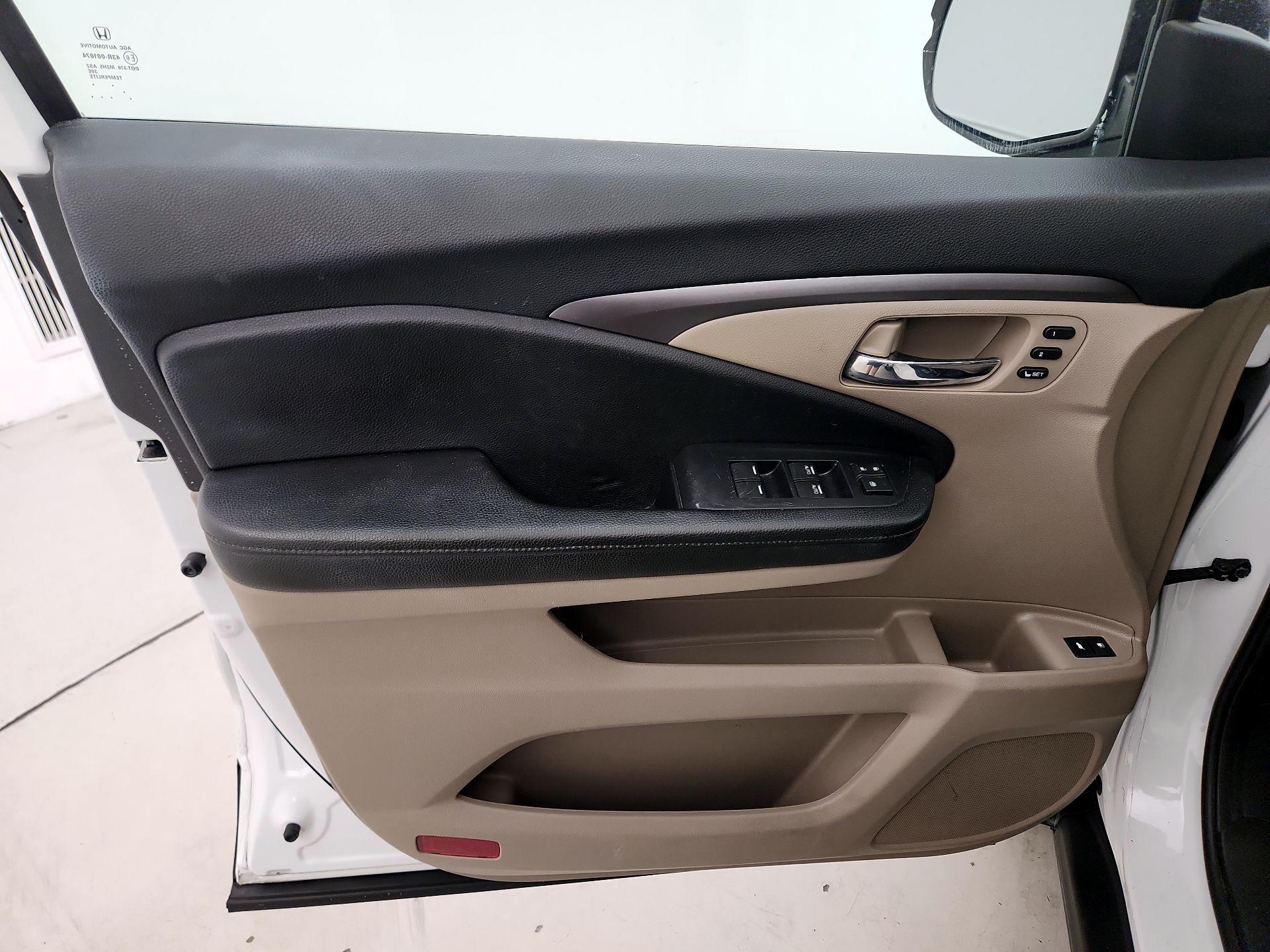 Thumbnail: 2020 Honda Pilot - 12