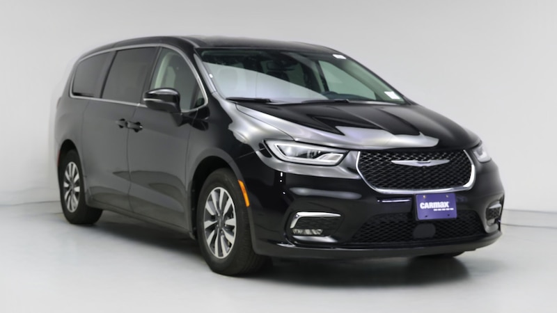 2023 Chrysler Pacifica Hybrid Touring L Hero Image
