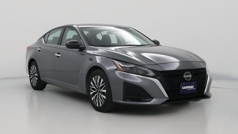 2024 Nissan Altima SV Hero Image