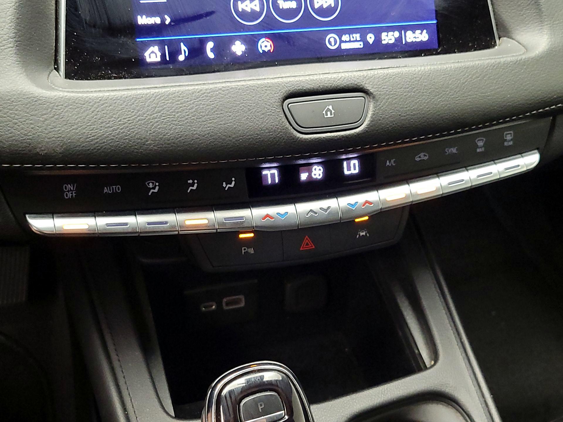Thumbnail: 2023 Cadillac XT4 - 16