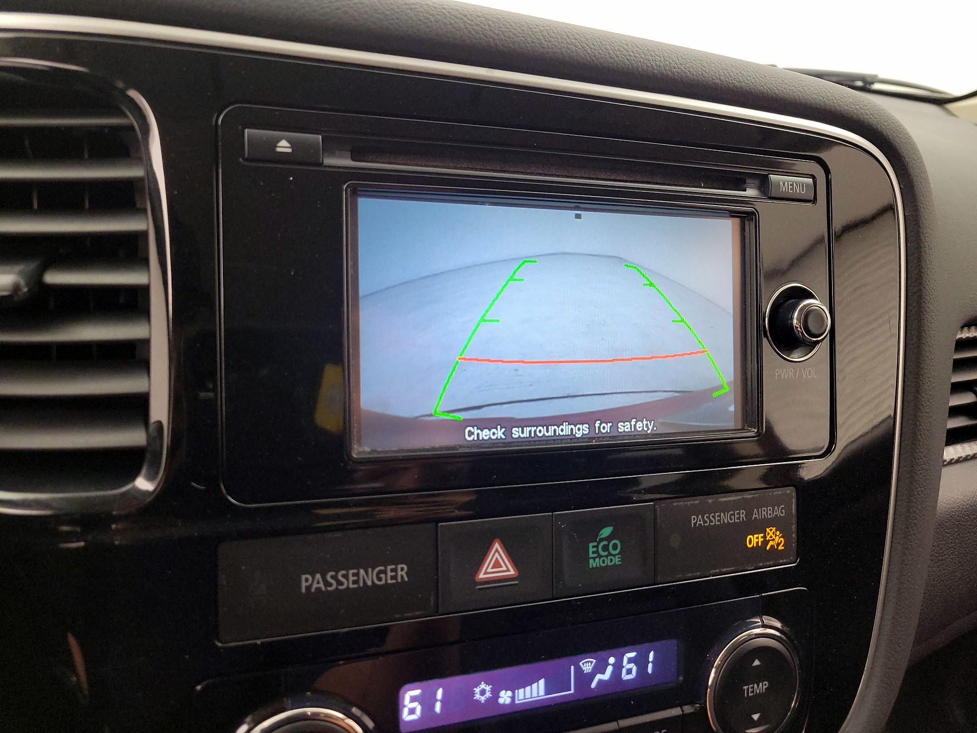 Thumbnail: 2015 Mitsubishi Outlander - 14