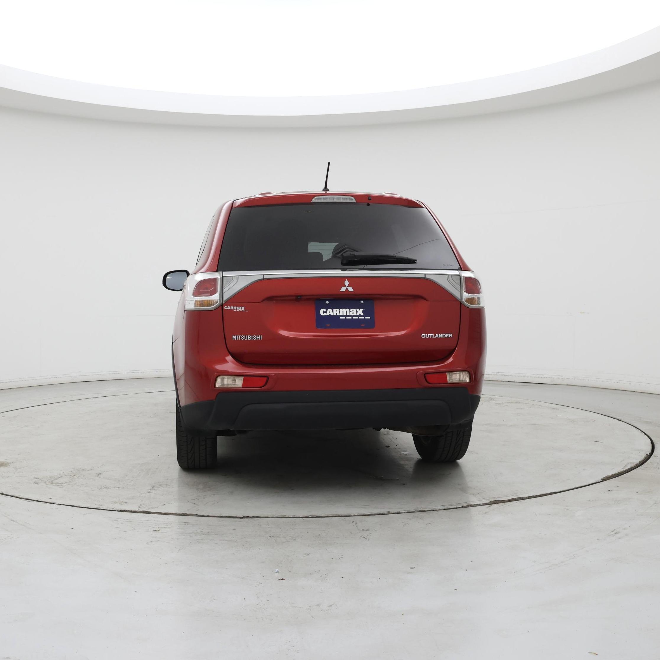 Thumbnail: 2015 Mitsubishi Outlander - 6