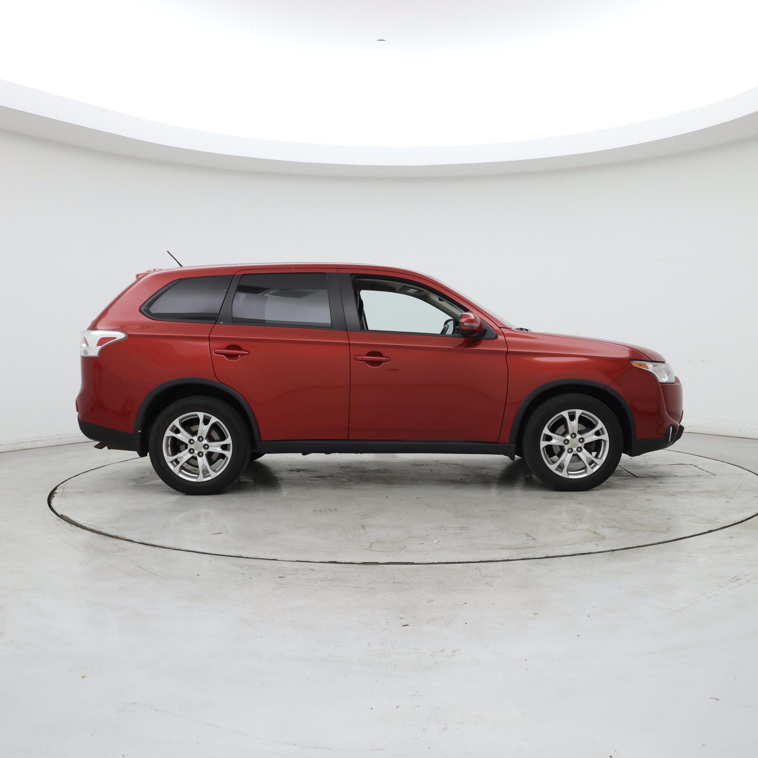 Thumbnail: 2015 Mitsubishi Outlander - 7