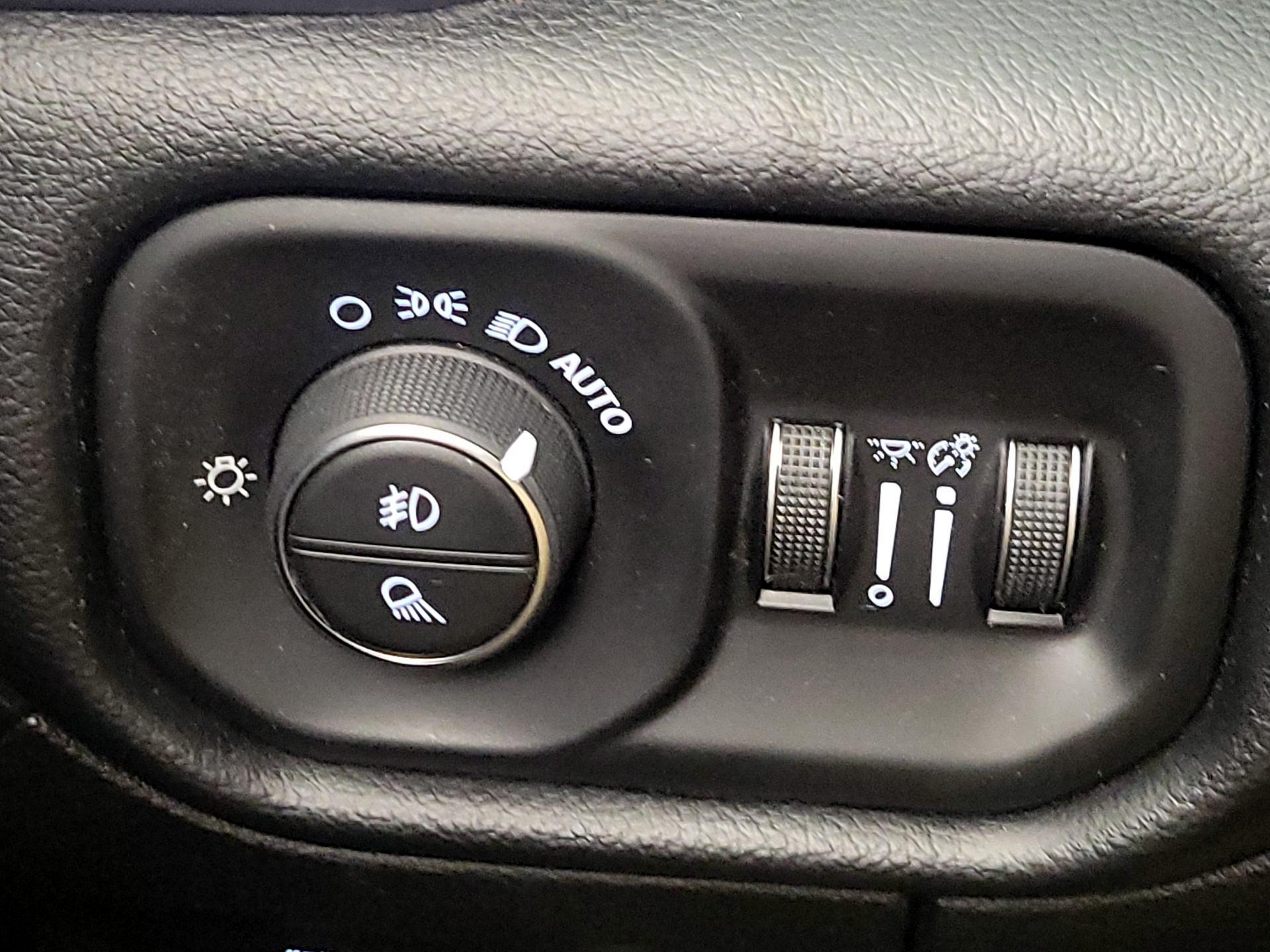 Thumbnail: 2019 RAM 1500 - 13