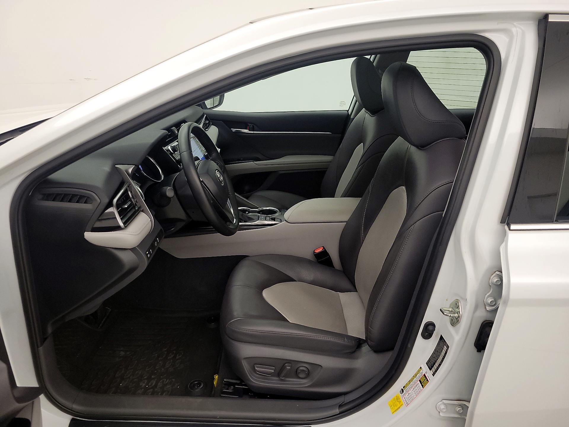 Thumbnail: 2020 Toyota Camry - 11