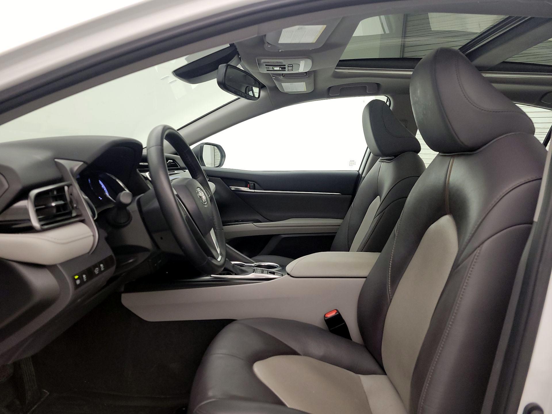 Thumbnail: 2020 Toyota Camry - 19