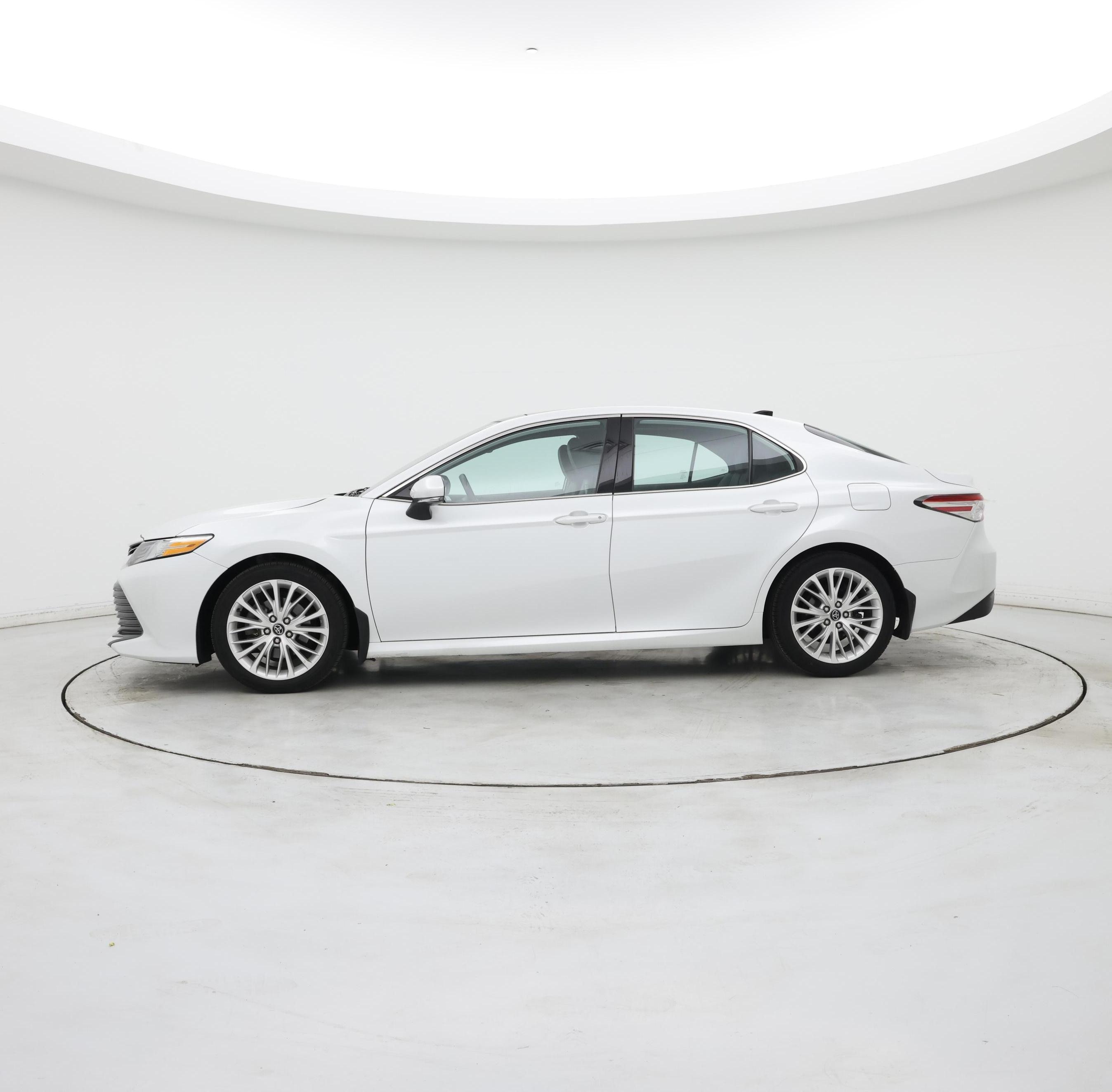 Thumbnail: 2020 Toyota Camry - 3