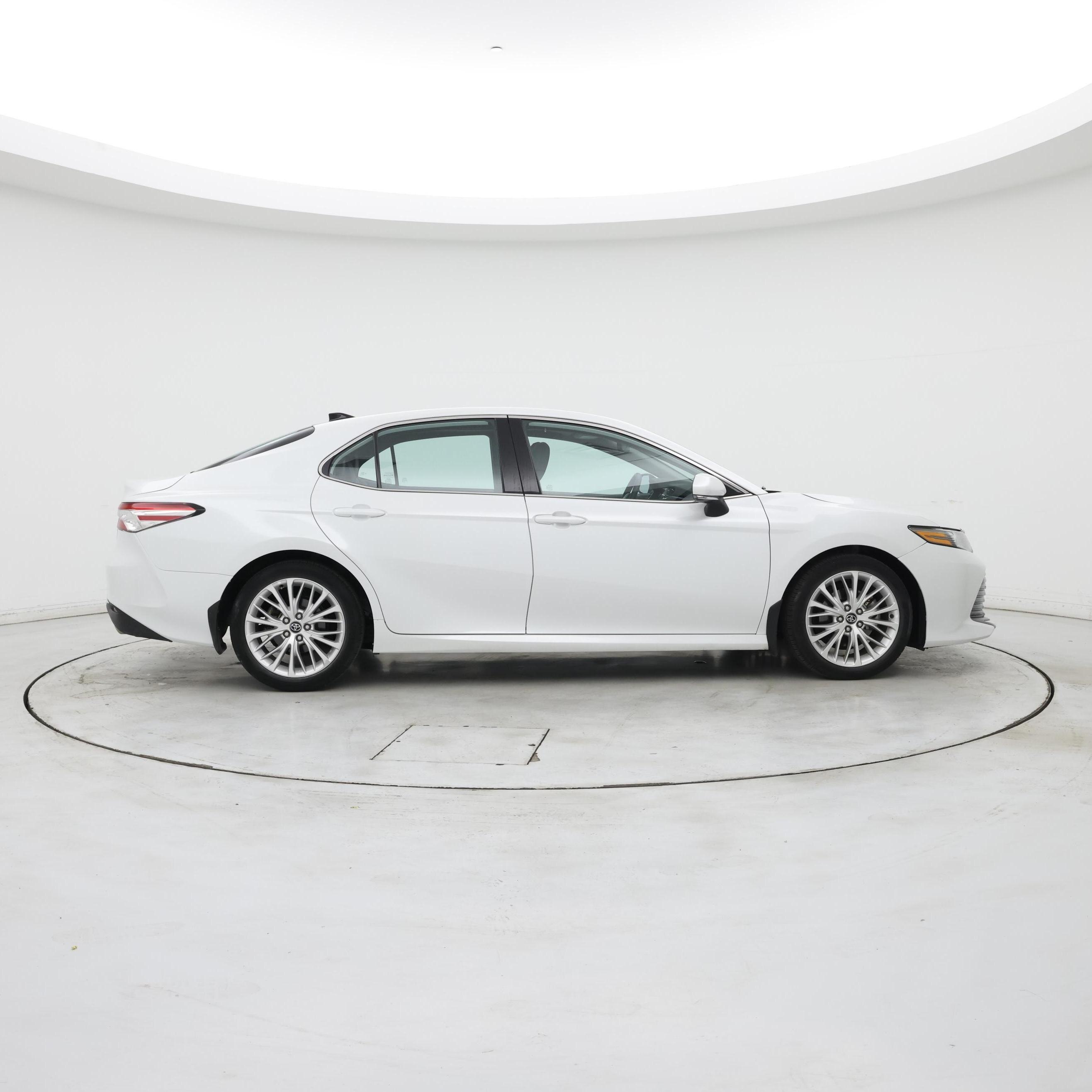 Thumbnail: 2020 Toyota Camry - 7