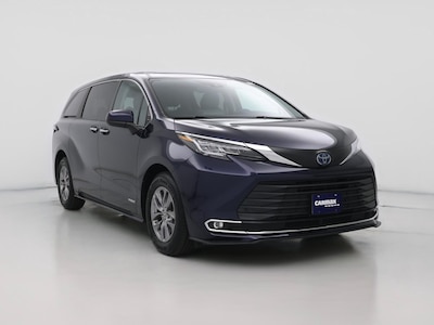 2021 Toyota Sienna XLE -
                Hillside, IL