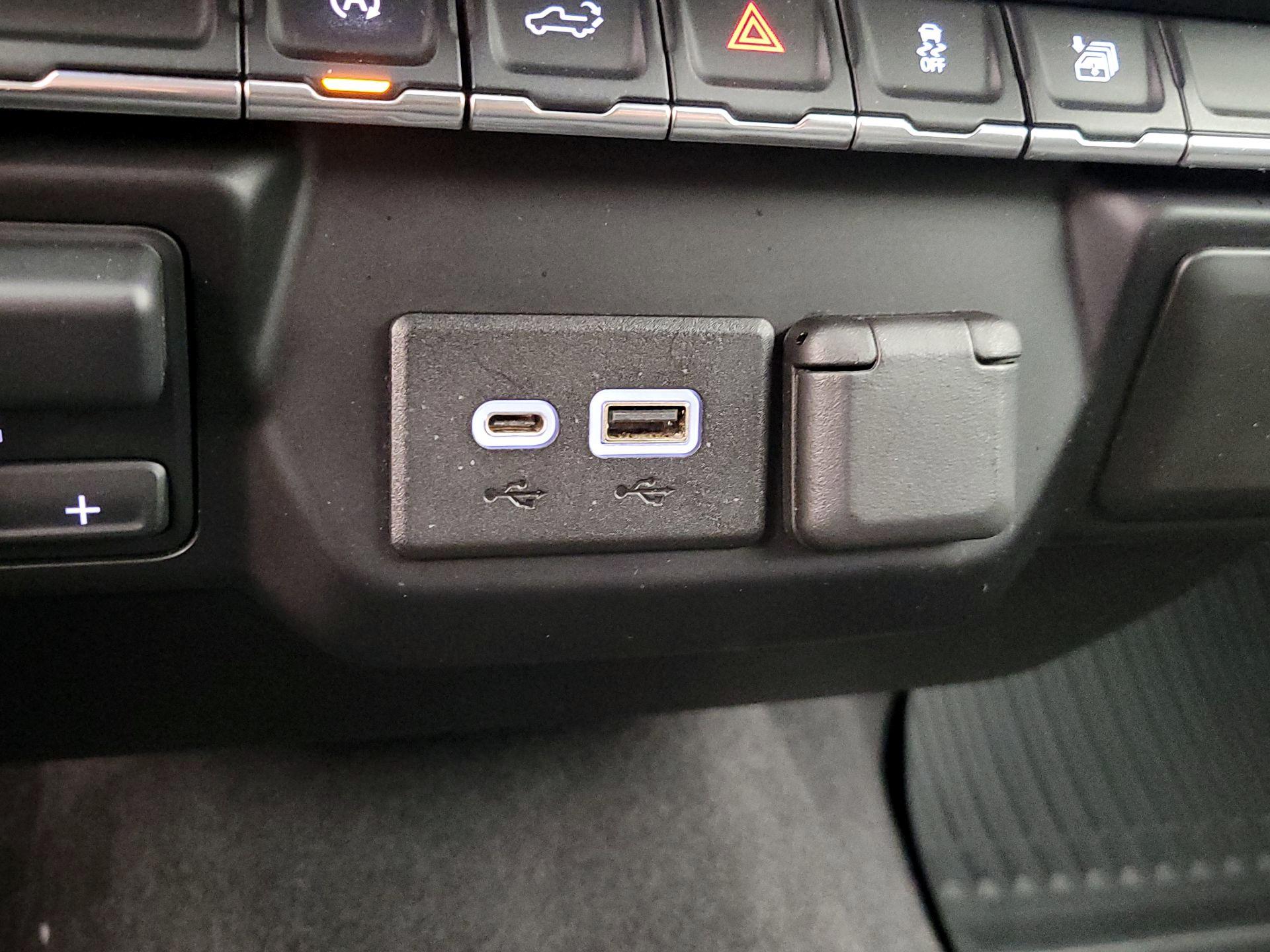 Thumbnail: 2020 Chevrolet Silverado 1500 - 18