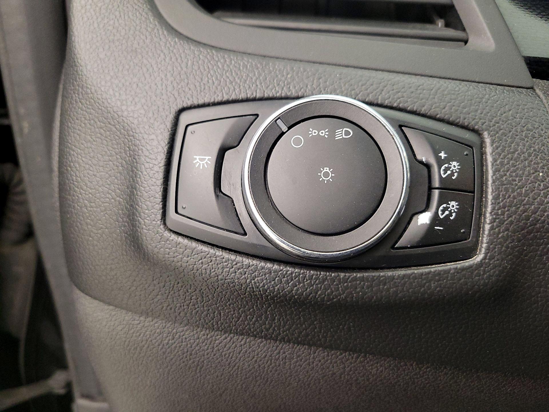 Thumbnail: 2013 Ford Edge - 13