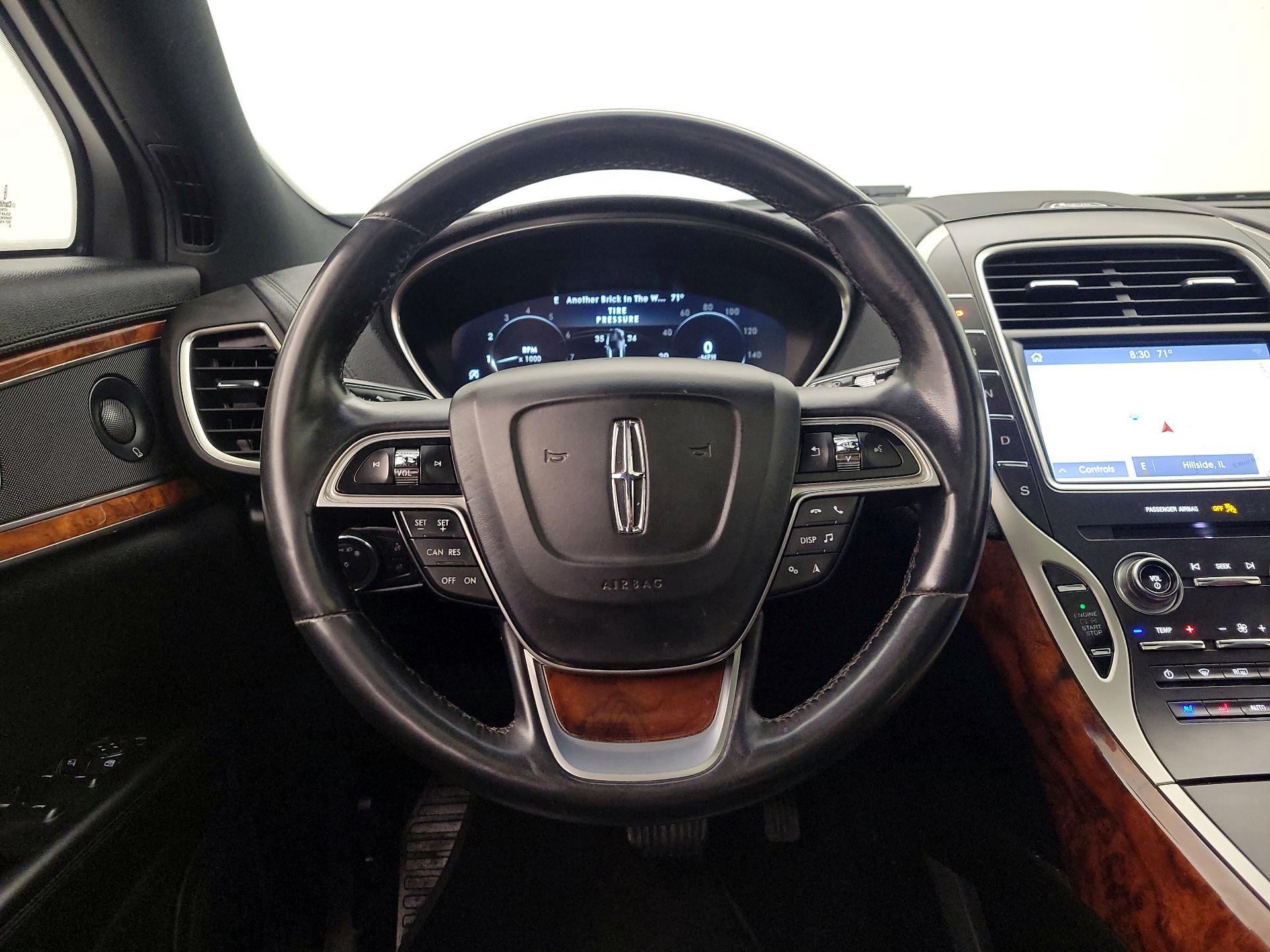 Thumbnail: 2019 Lincoln Nautilus - 10