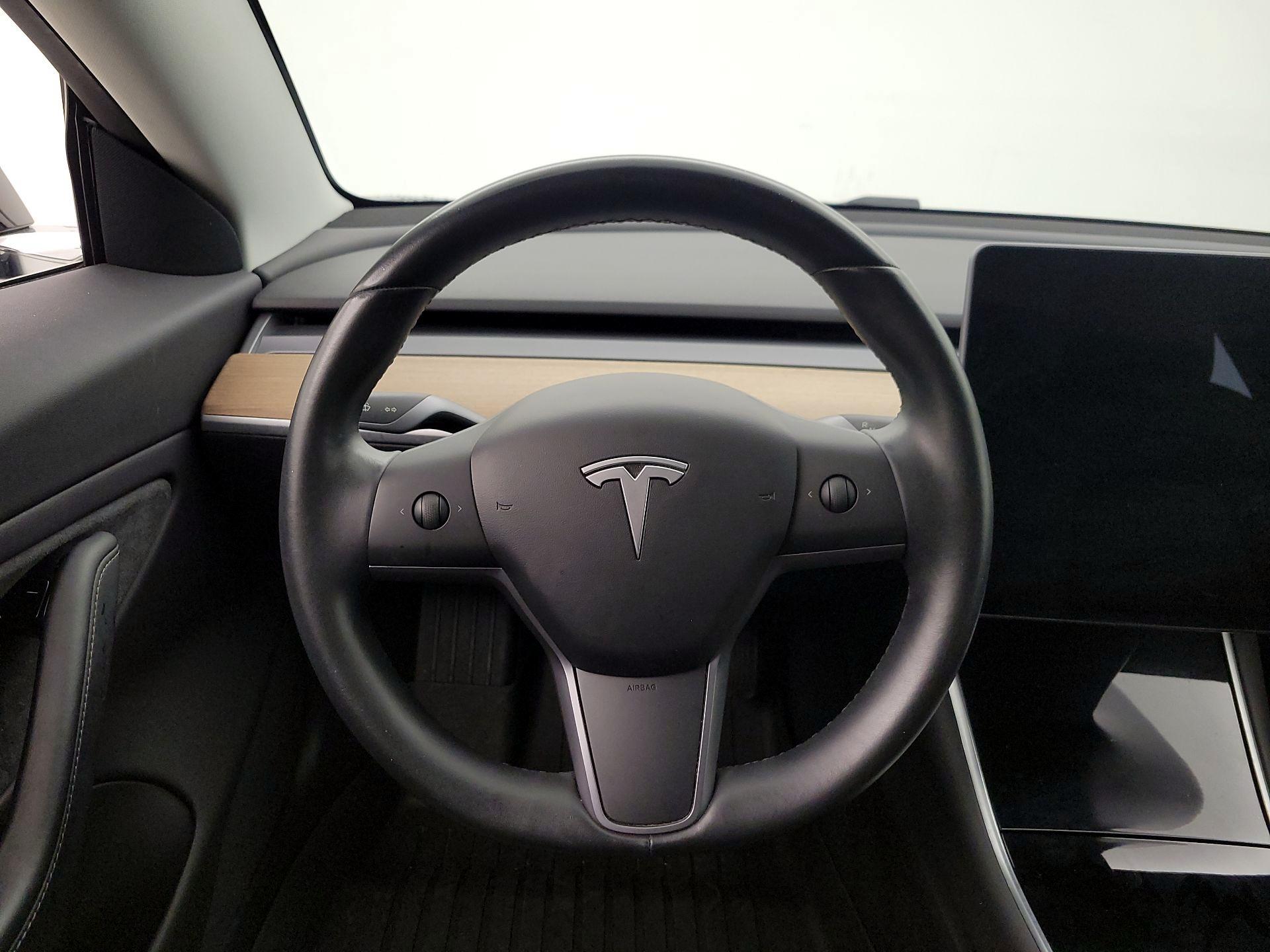 Thumbnail: 2019 Tesla Model 3 - 10