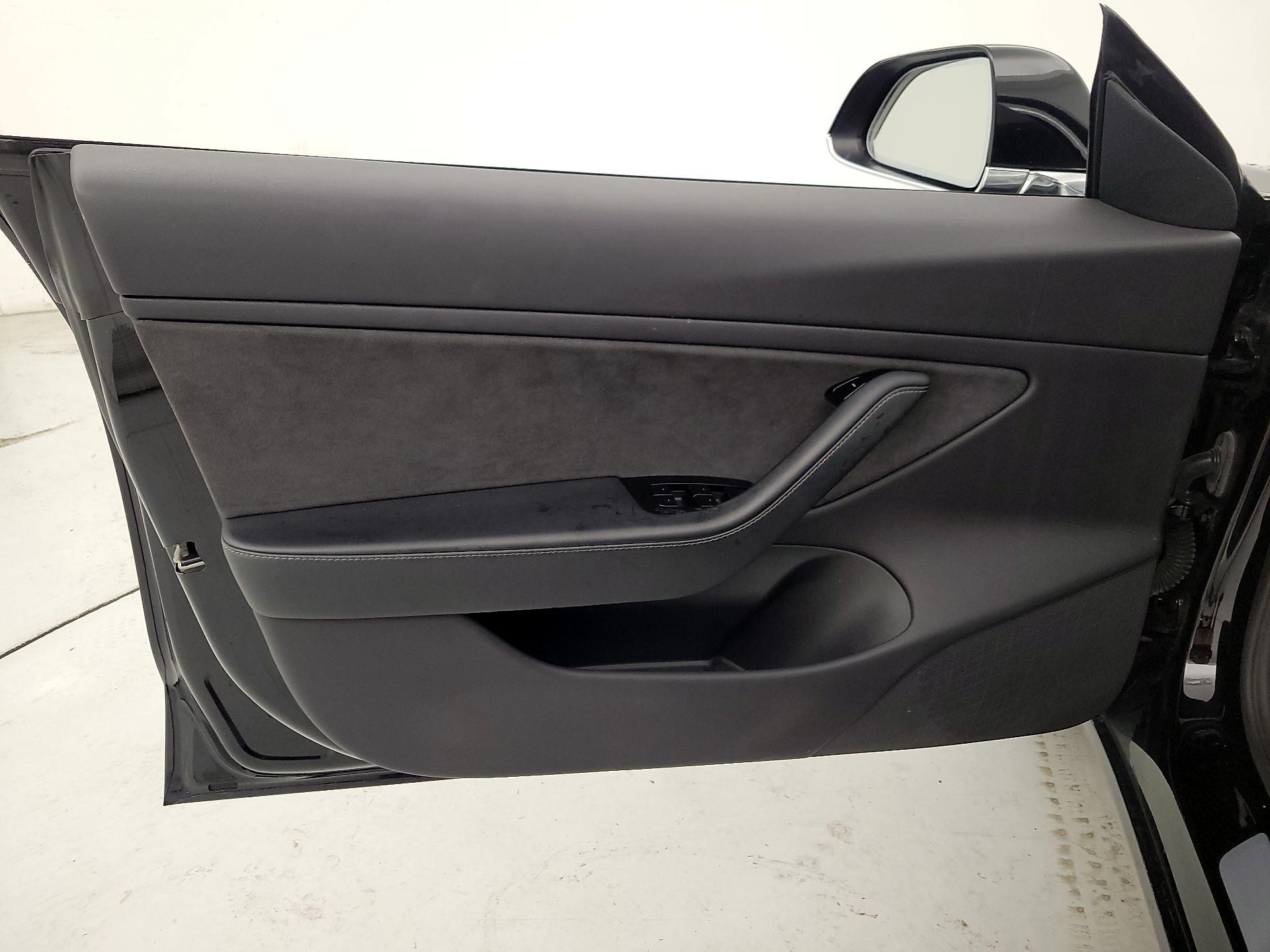 Thumbnail: 2019 Tesla Model 3 - 12