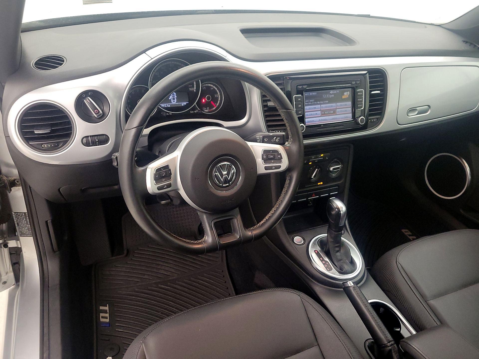 Thumbnail: 2013 Volkswagen Beetle - 9