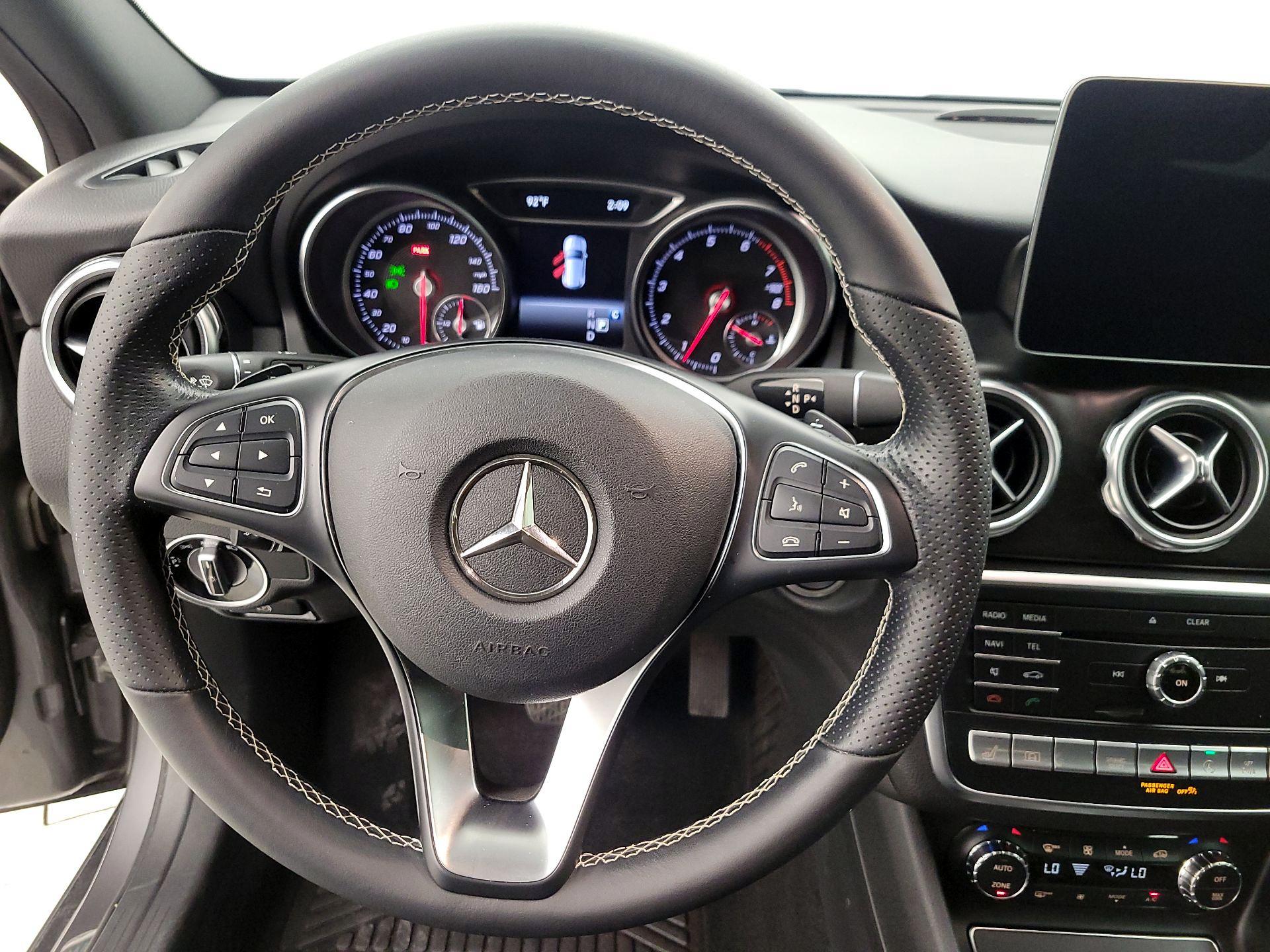 Thumbnail: 2020 Mercedes-Benz GLA - 10