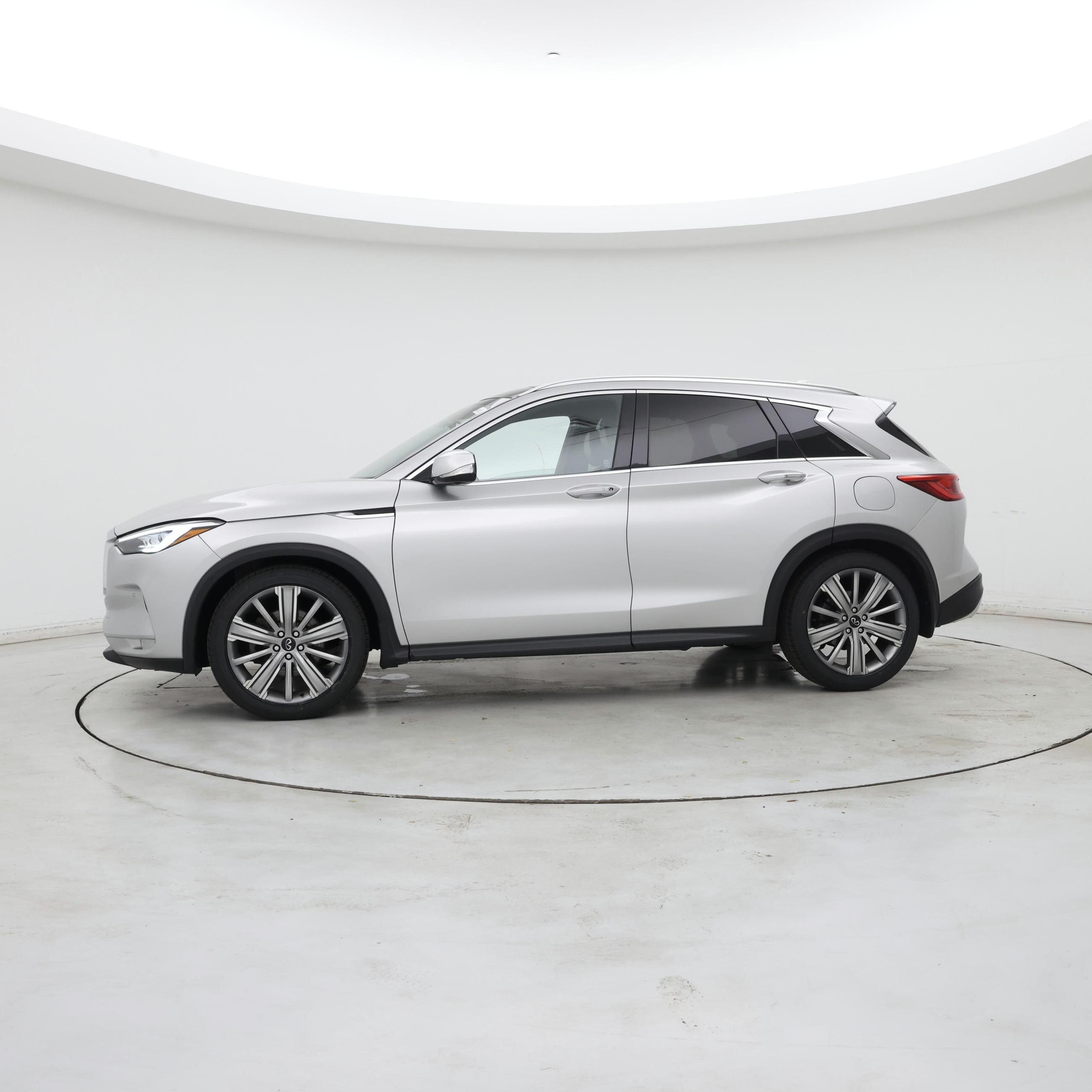 Thumbnail: 2019 INFINITI QX50 - 3