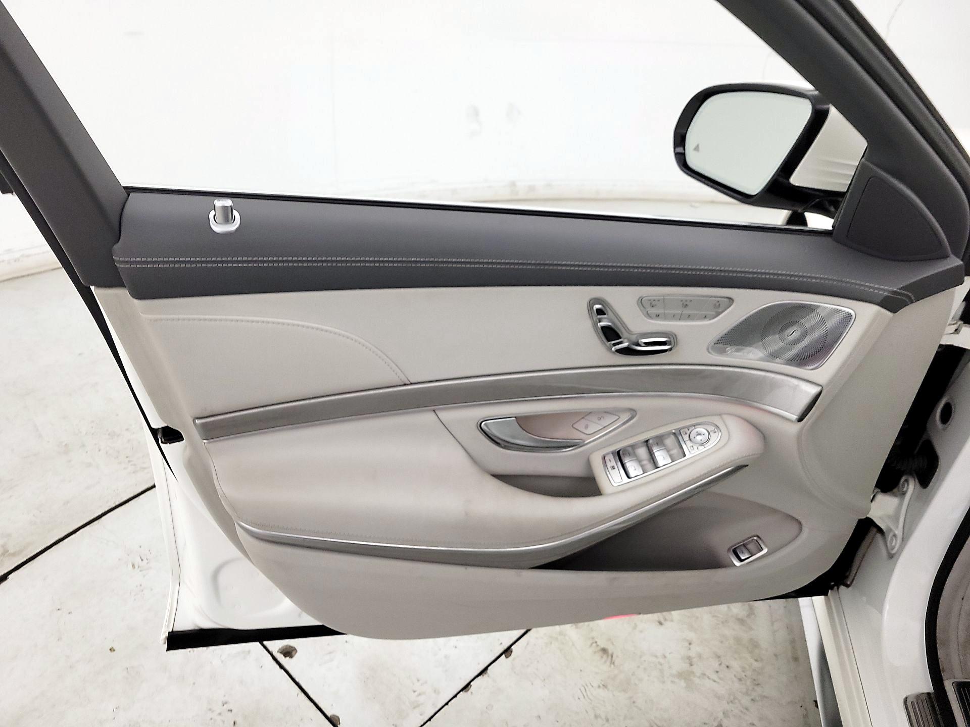 Thumbnail: 2015 Mercedes-Benz S-Class - 12