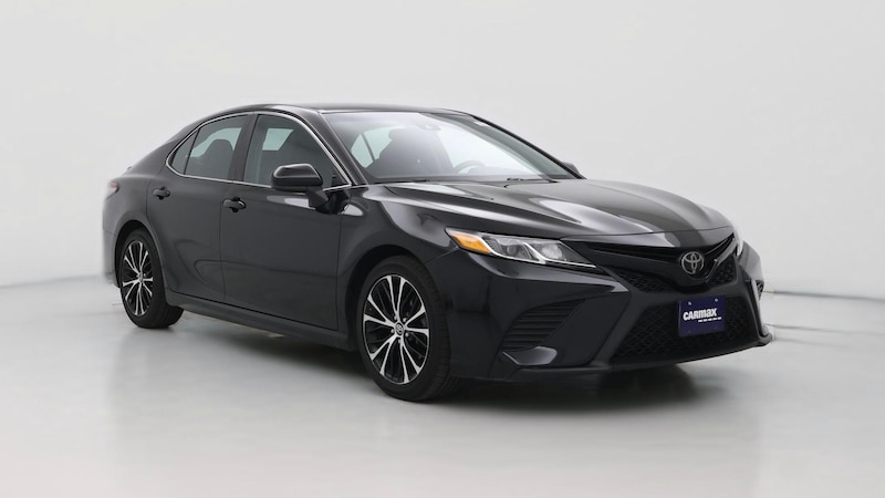 2019 Toyota Camry SE Hero Image
