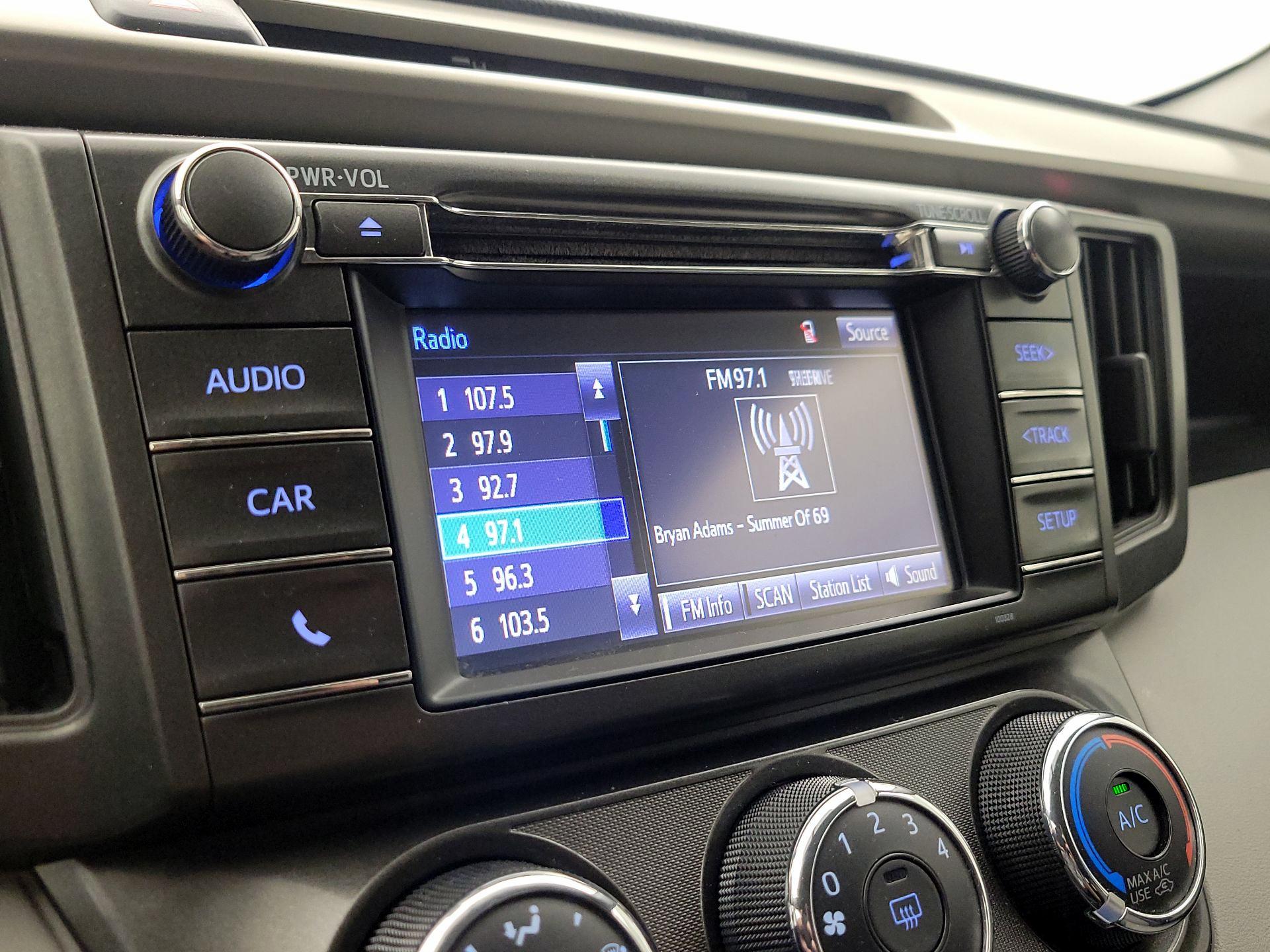 Thumbnail: 2014 Toyota RAV4 - 15