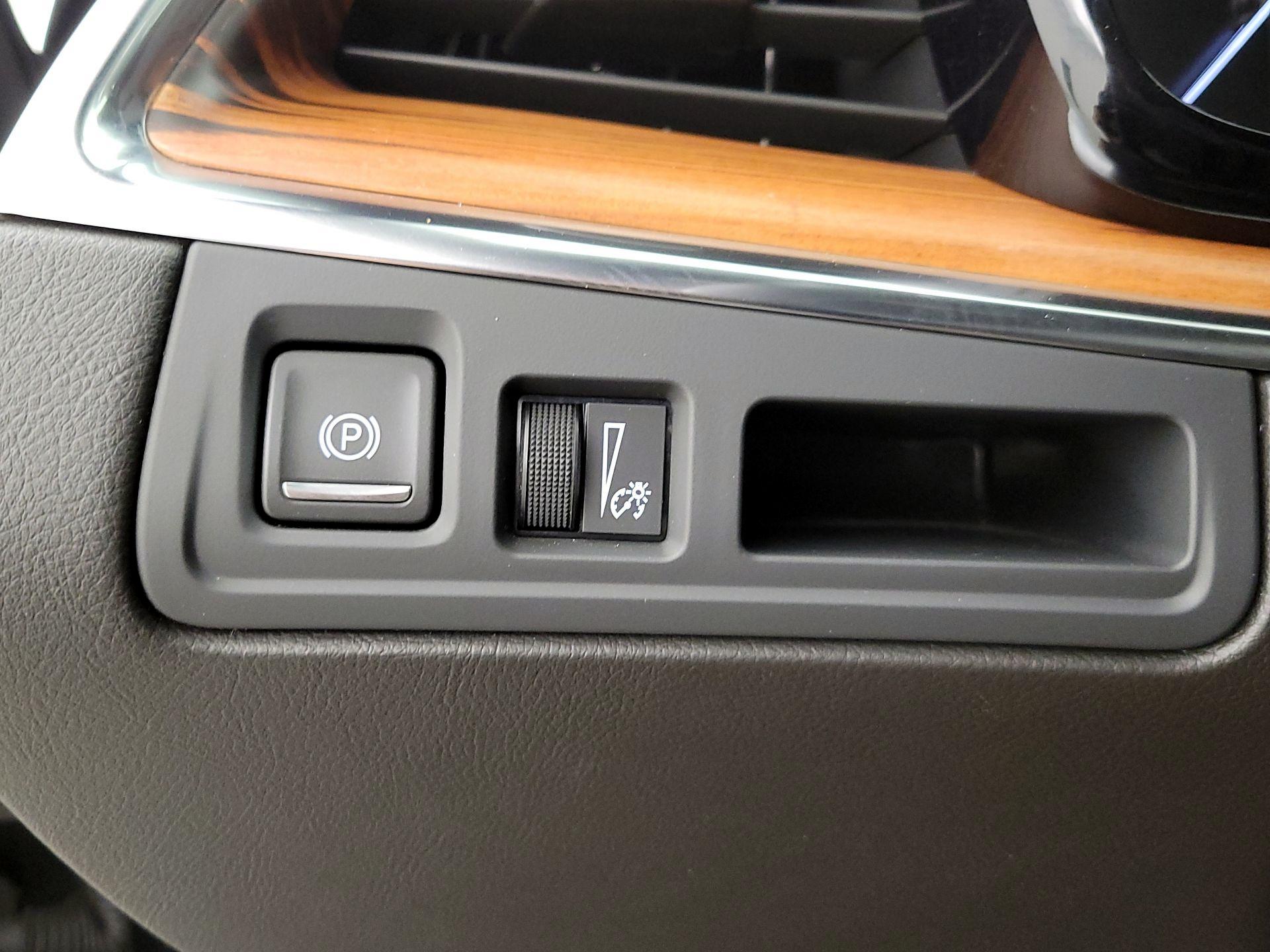 Thumbnail: 2022 Cadillac XT5 - 13