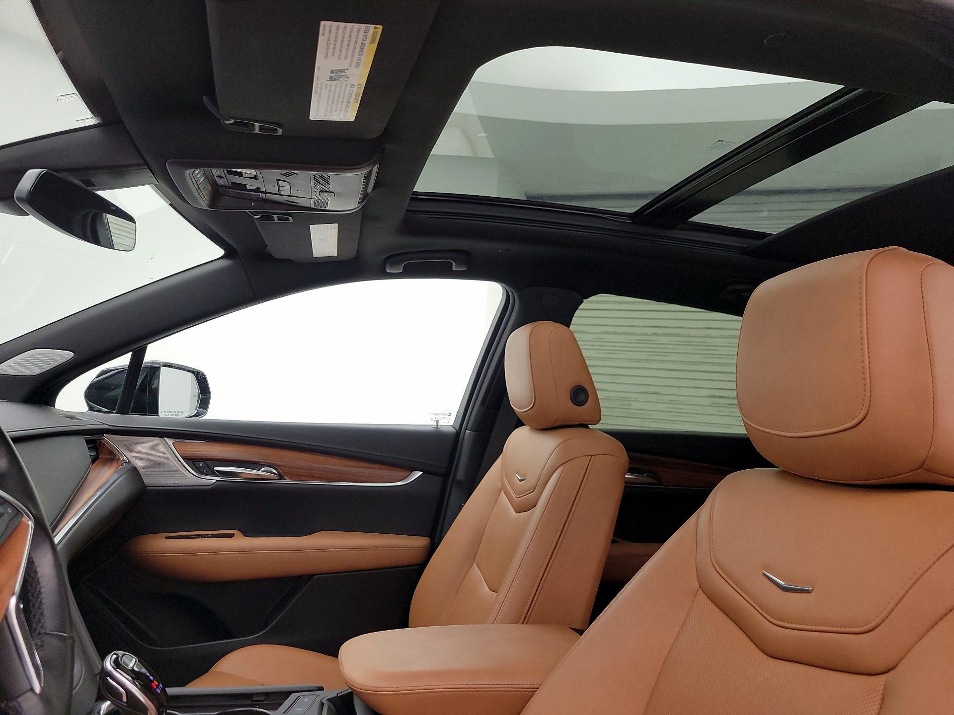 Thumbnail: 2022 Cadillac XT5 - 19