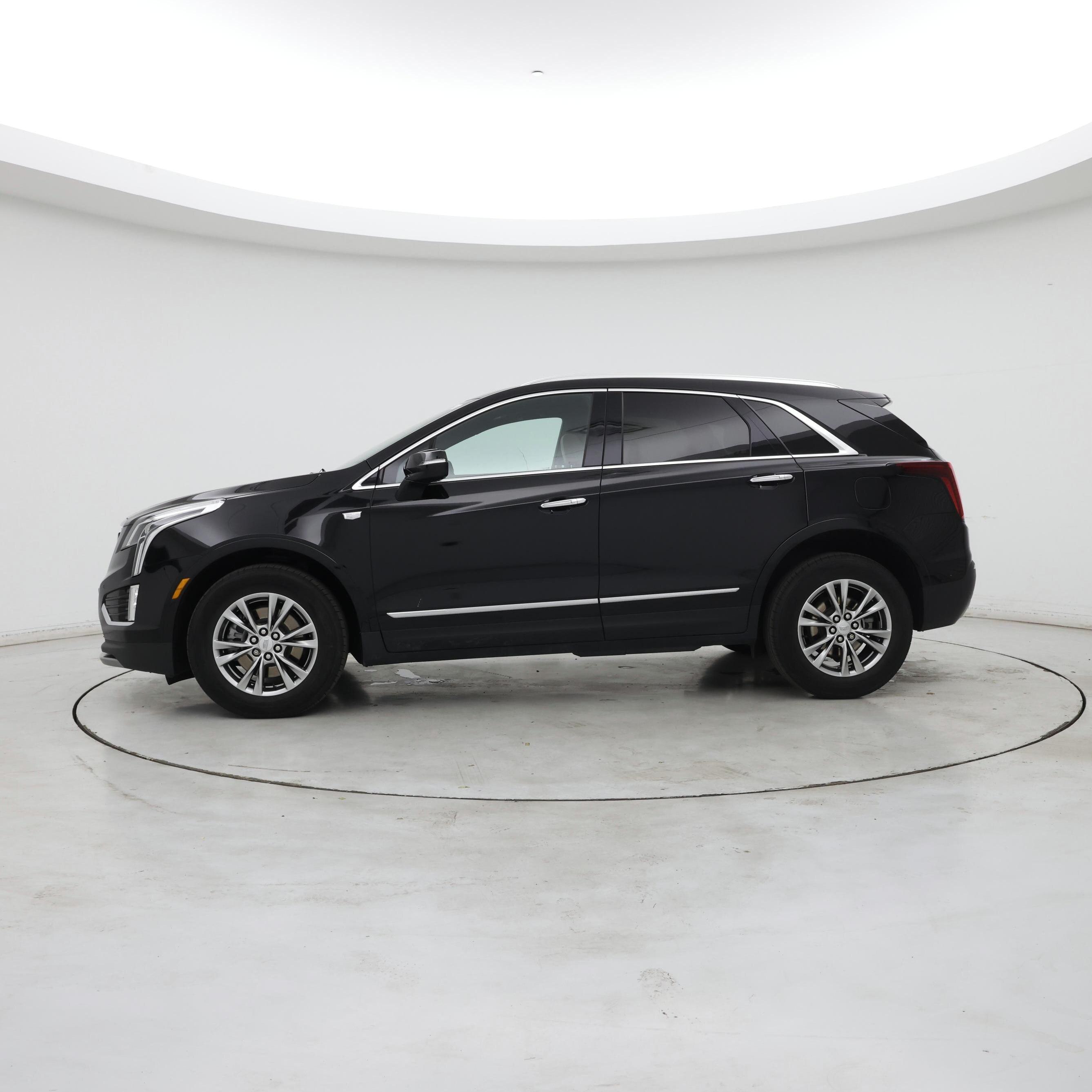 Thumbnail: 2022 Cadillac XT5 - 3