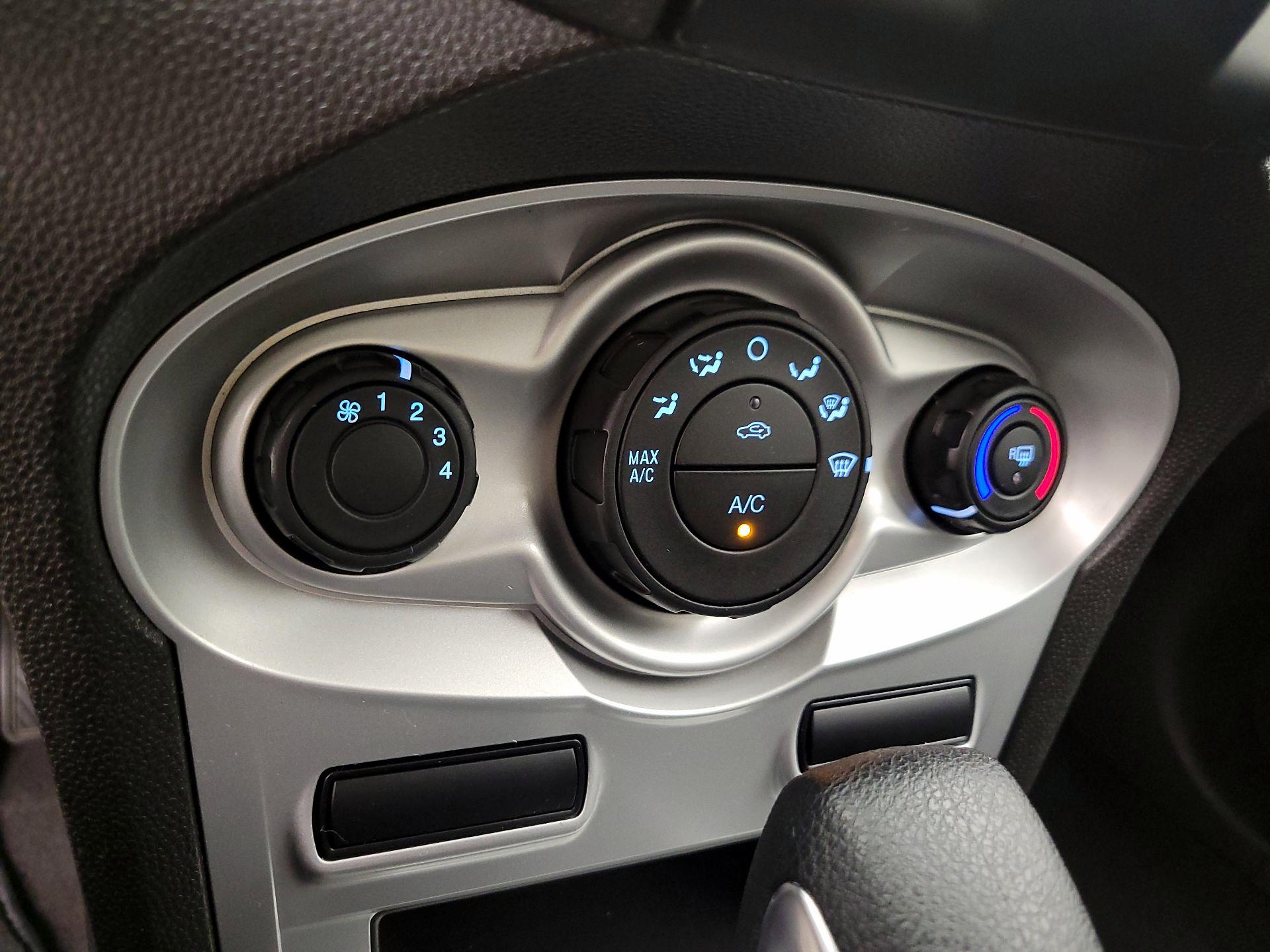 Thumbnail: 2019 Ford Fiesta - 16