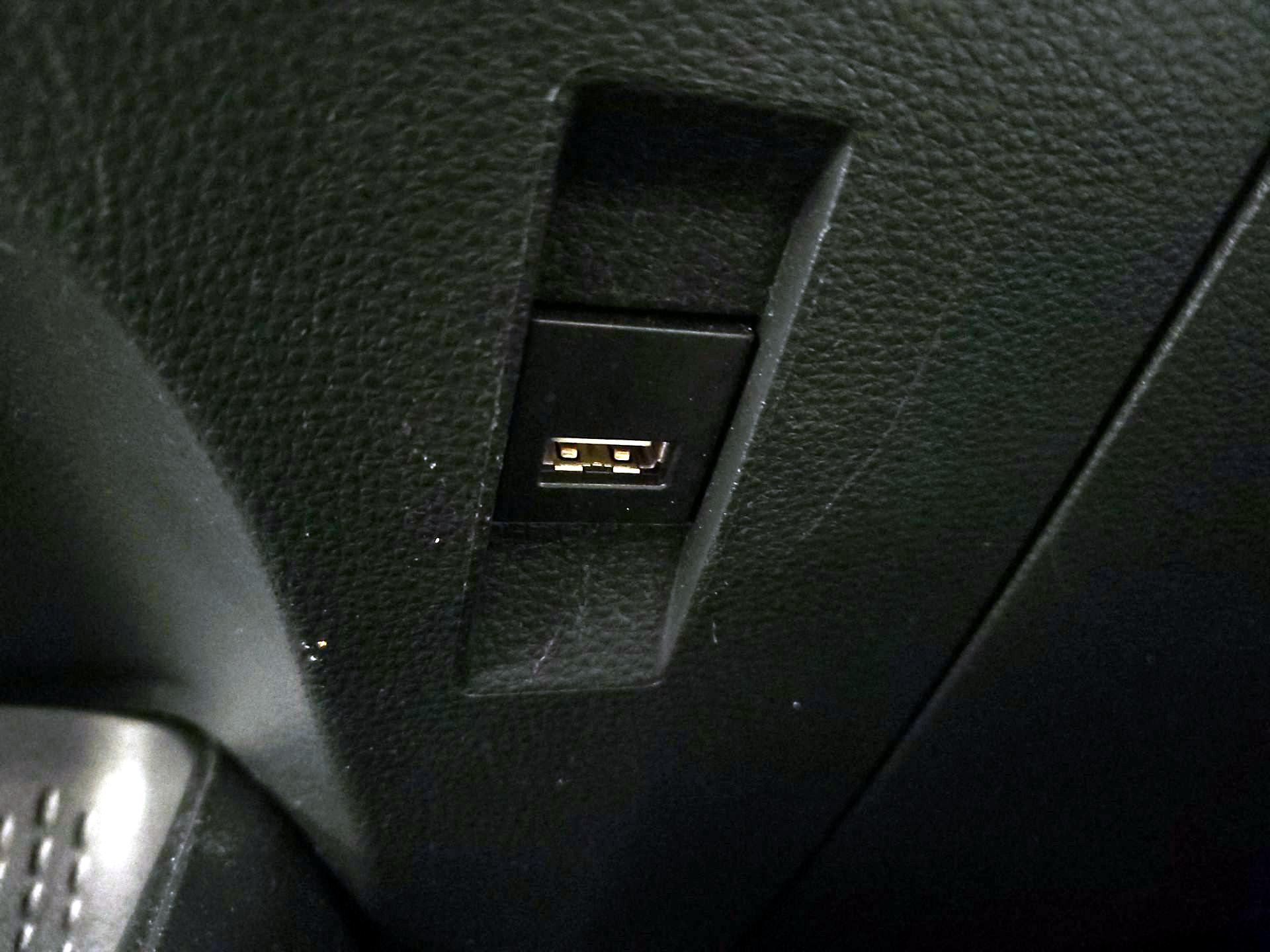 Thumbnail: 2021 Toyota Corolla - 18