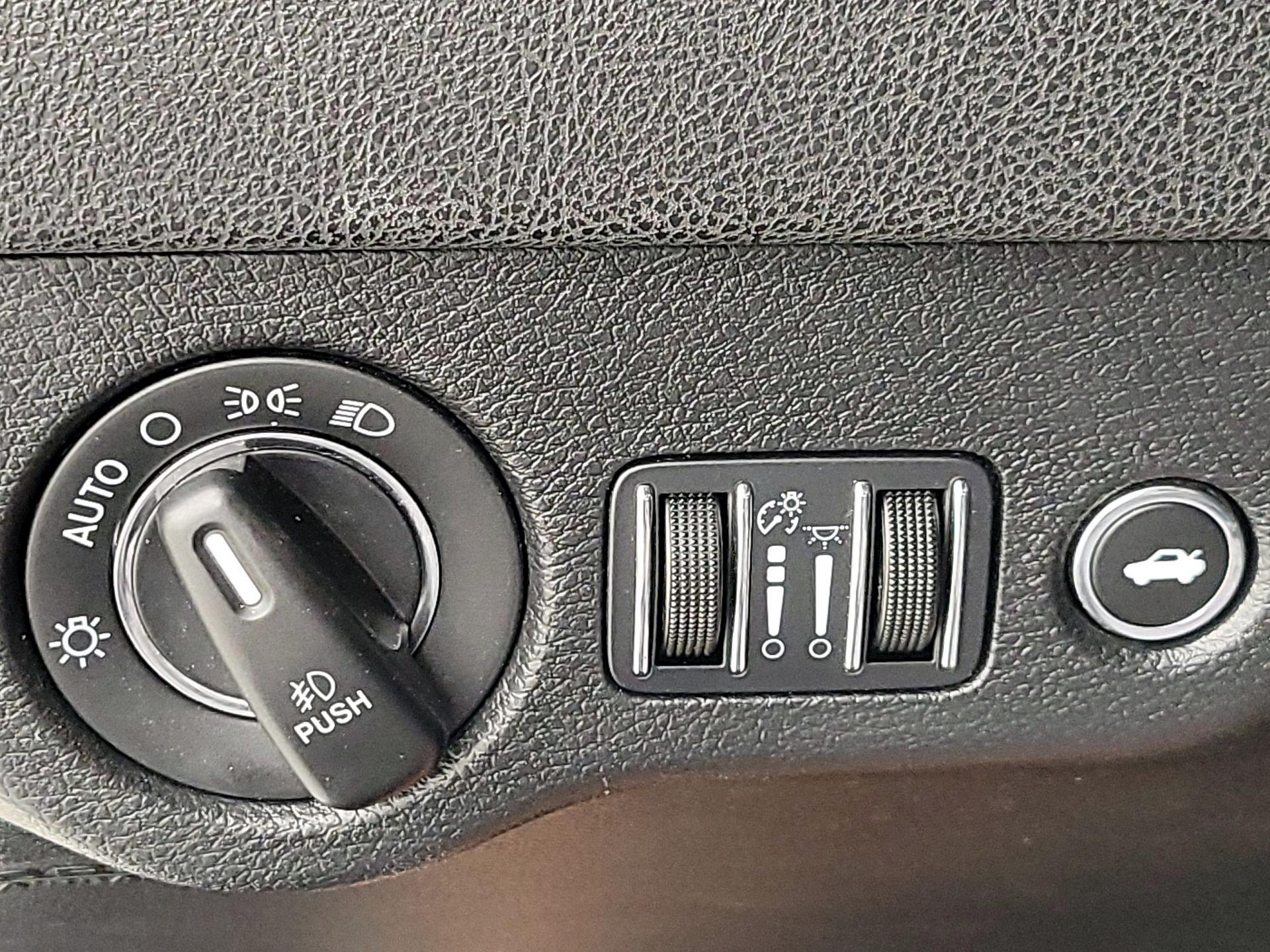 Thumbnail: 2016 Chrysler 300 - 13