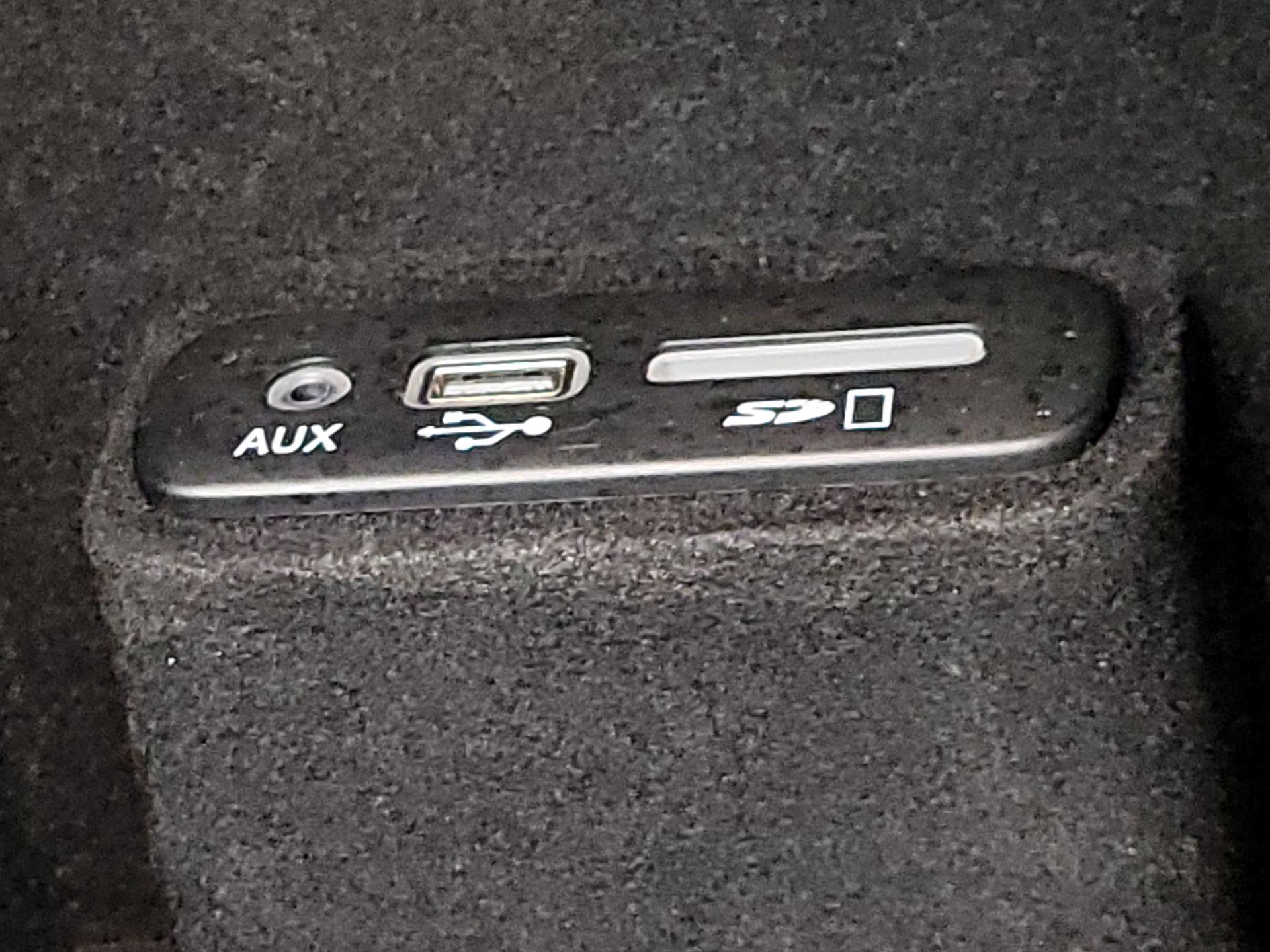 Thumbnail: 2016 Chrysler 300 - 19
