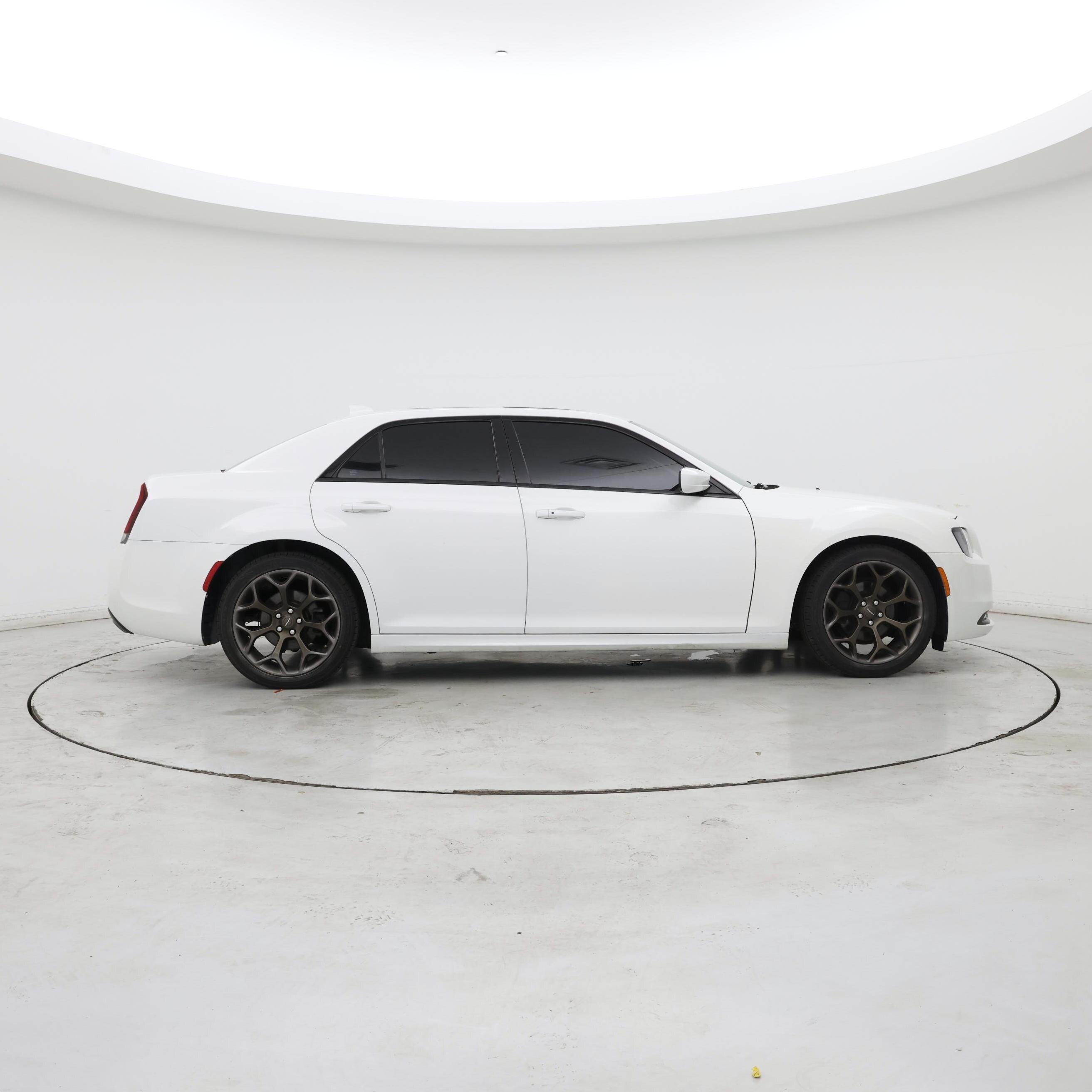 Thumbnail: 2016 Chrysler 300 - 7