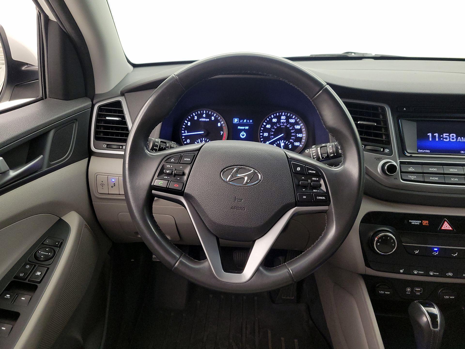 Thumbnail: 2016 Hyundai Tucson - 10