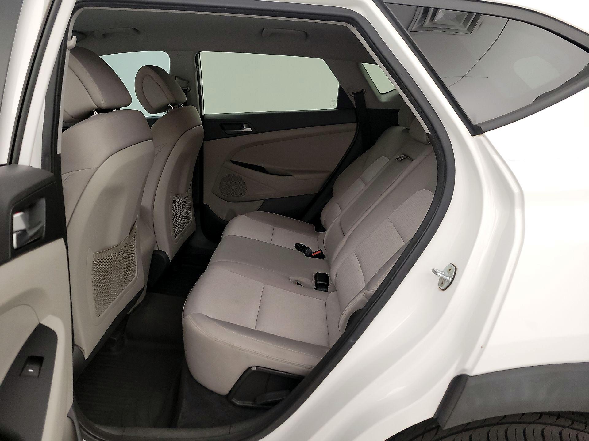 Thumbnail: 2016 Hyundai Tucson - 19