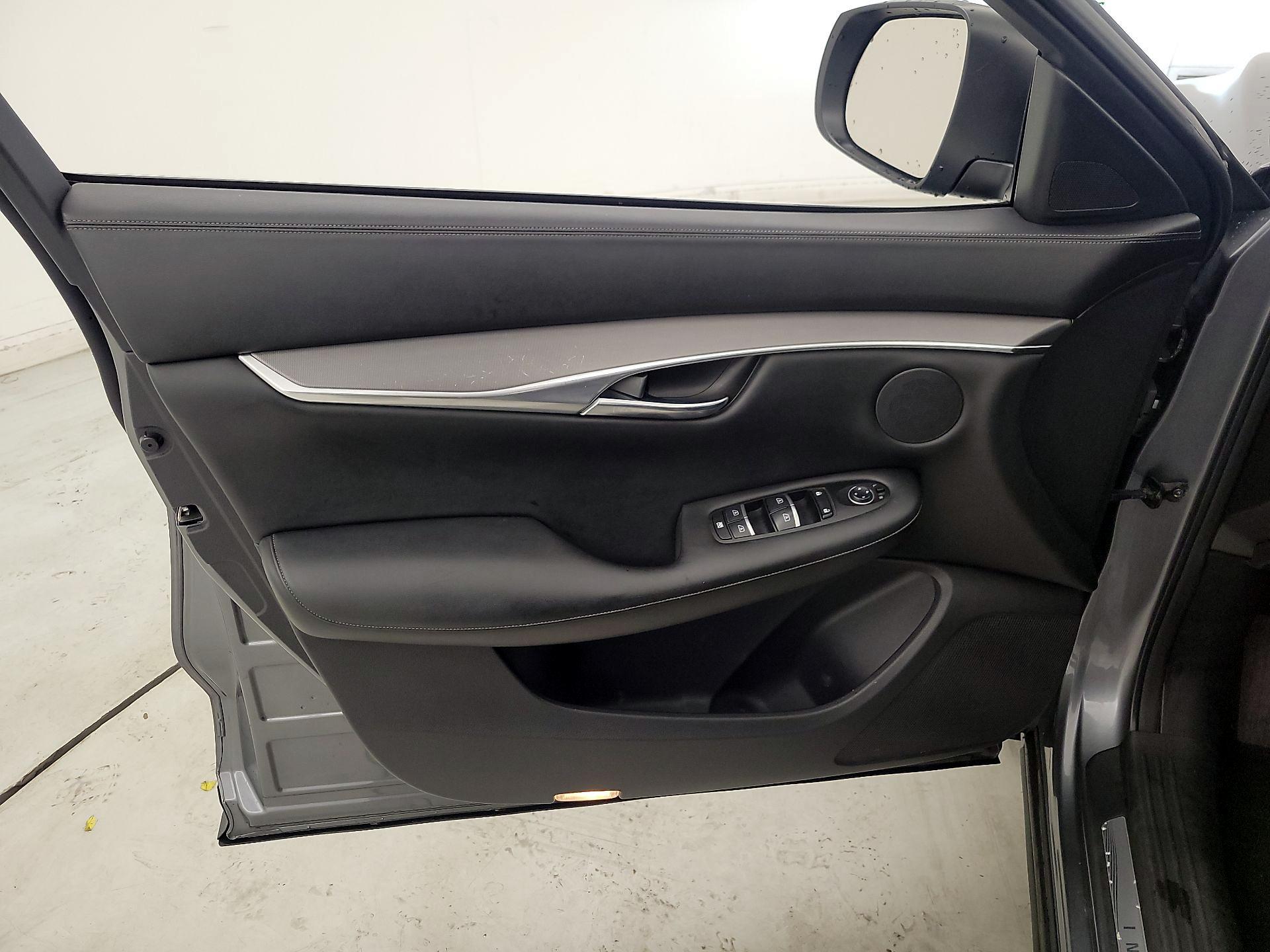Thumbnail: 2019 INFINITI QX50 - 12