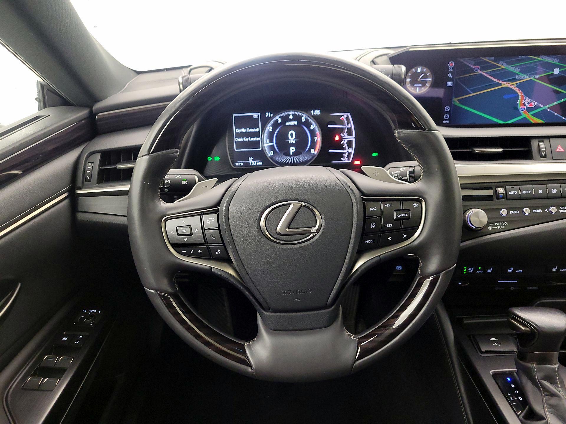 Thumbnail: 2021 Lexus ES - 10