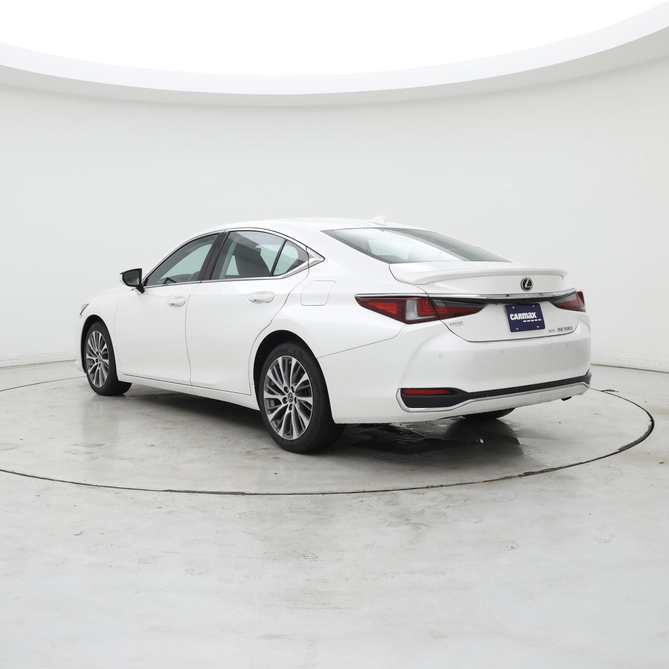 Thumbnail: 2021 Lexus ES - 2